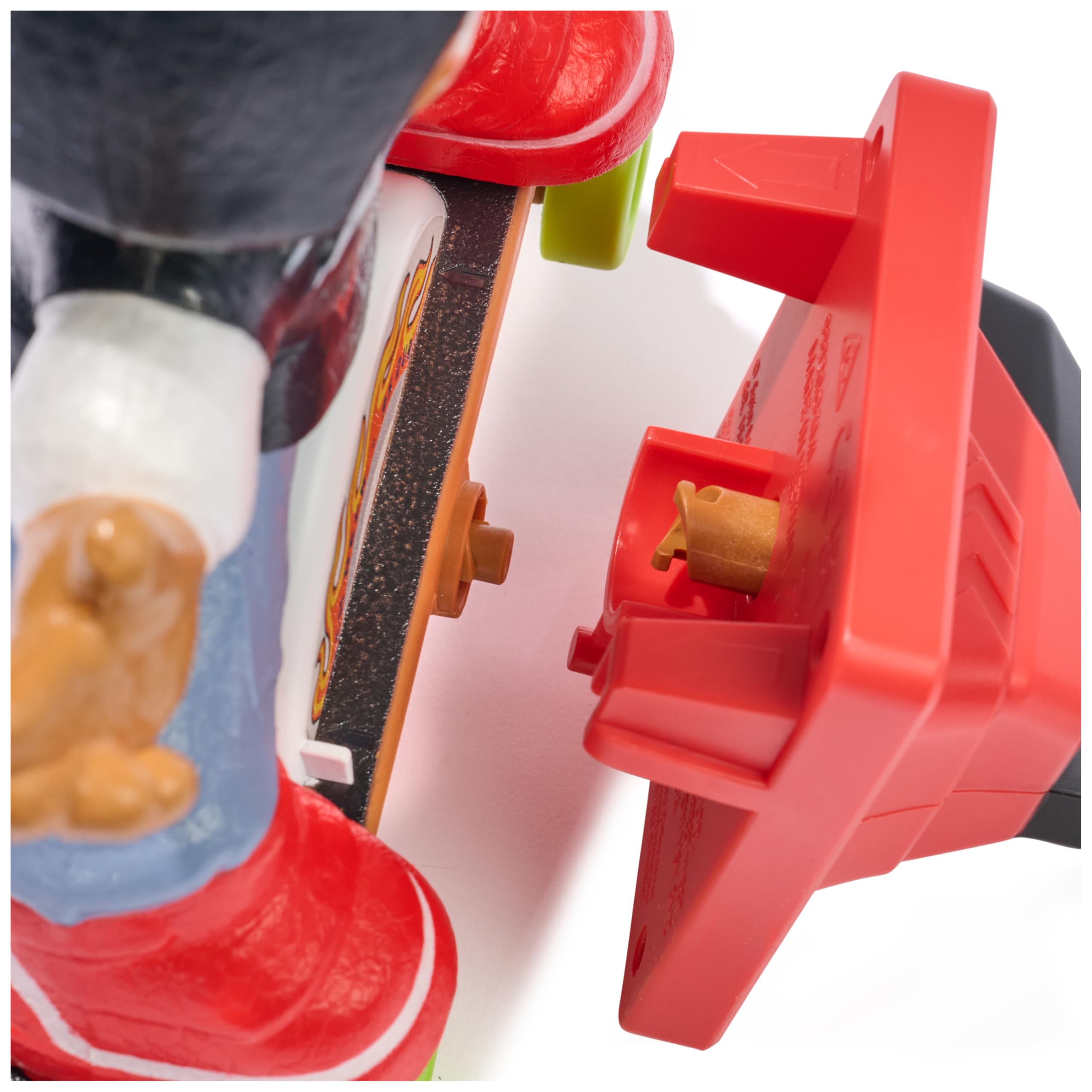 Tech Deck Shred N' Blast Skateboard - Motorized Finger Skateboard with Ramp for Kids 5+ 5