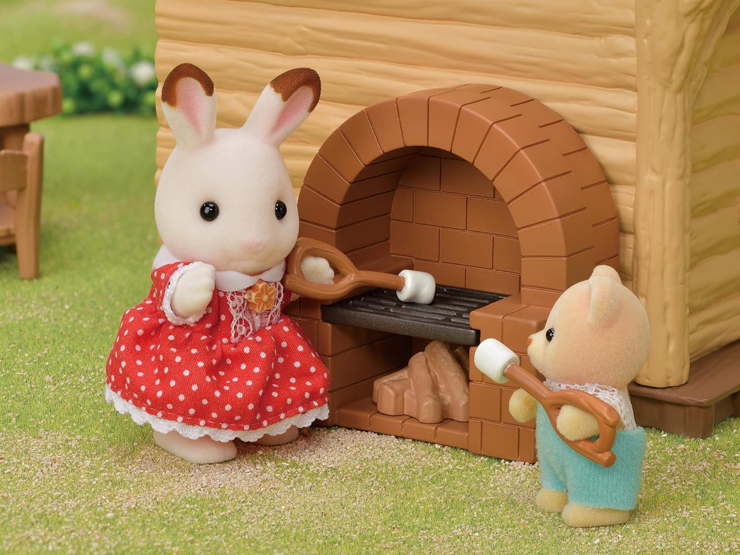 Sylvanian Families Lakeside Lodge Log Cabin - Playset with Furniture & Secret Slide 4