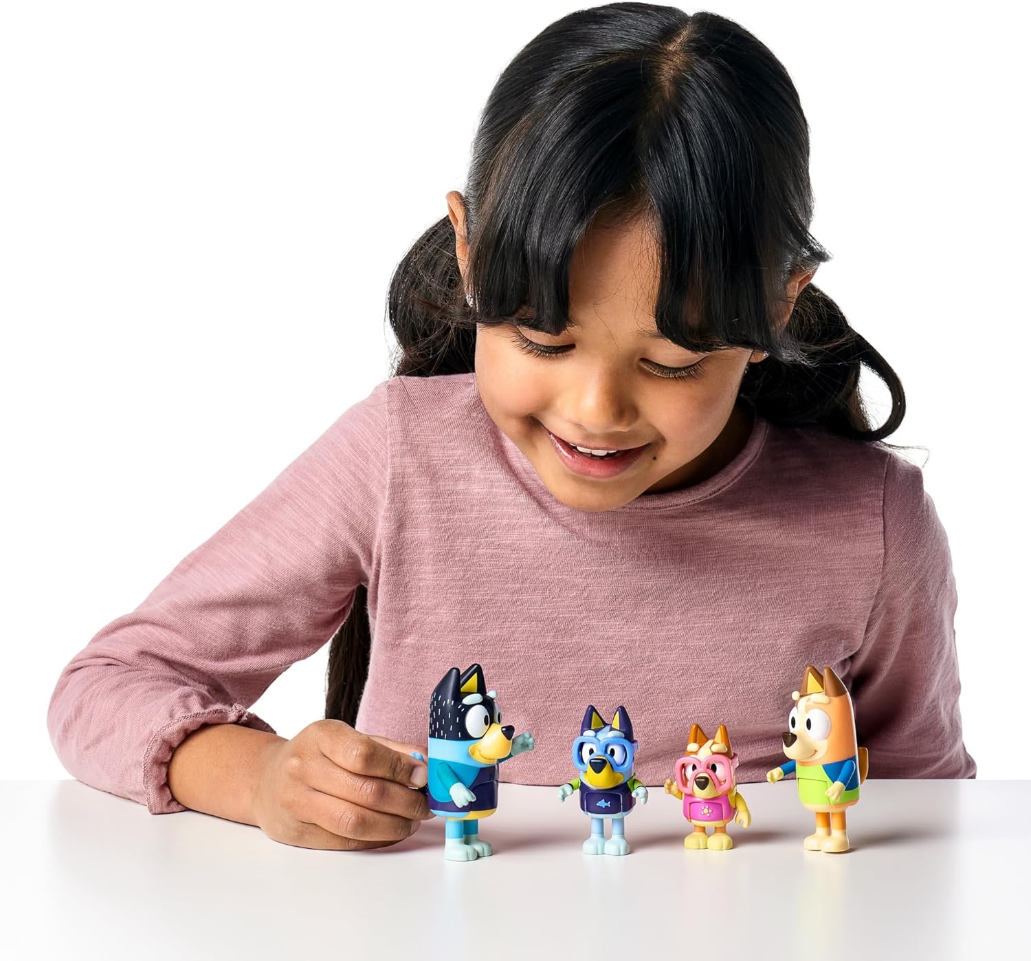 Bluey Family Beach Day Figure 4-Pack - Posing Beach Toys for Kids 3+ 4