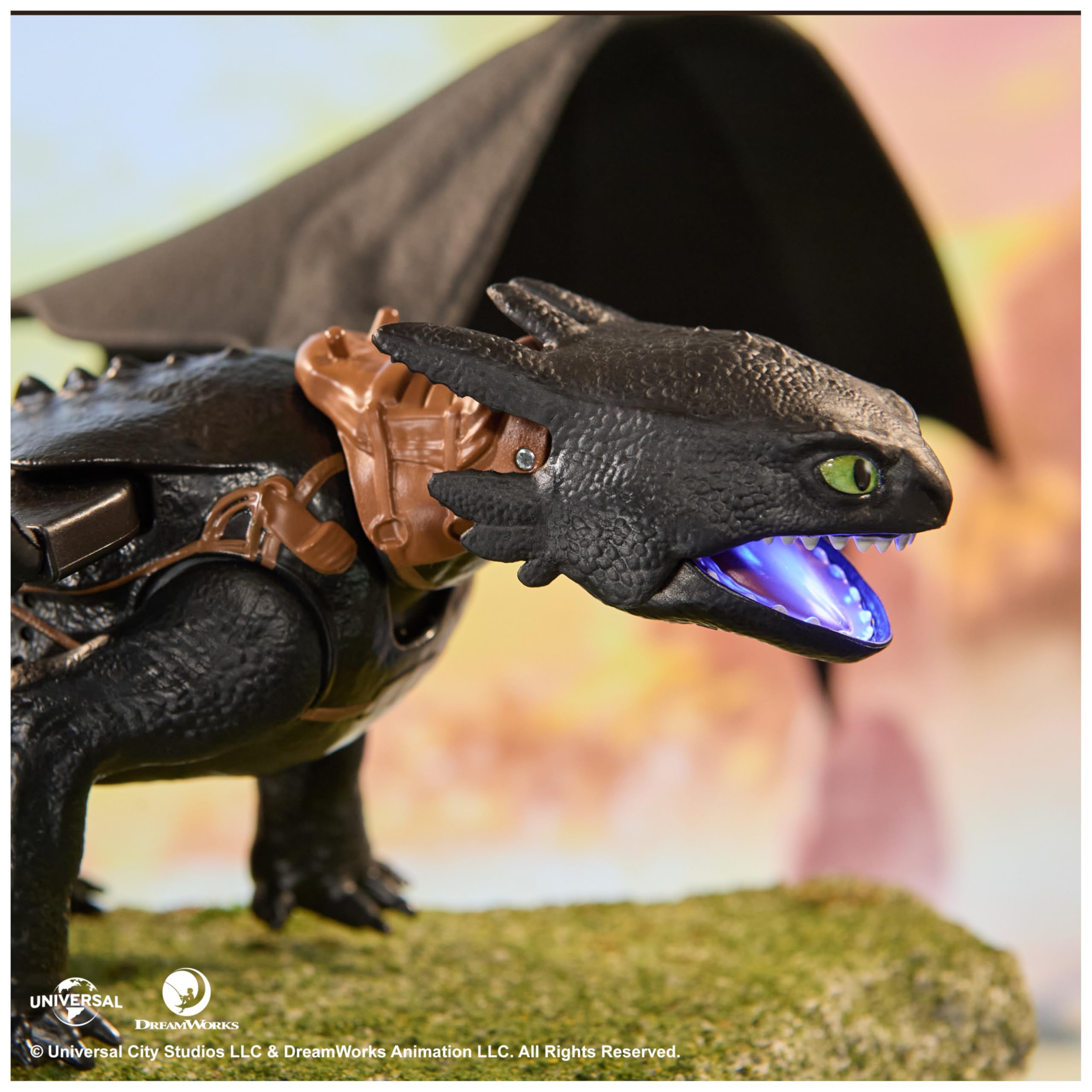 Dreamworks Dragons Ultimate Plasma Blast Toothless - Light-Up Action Figure for Kids 4+ 18