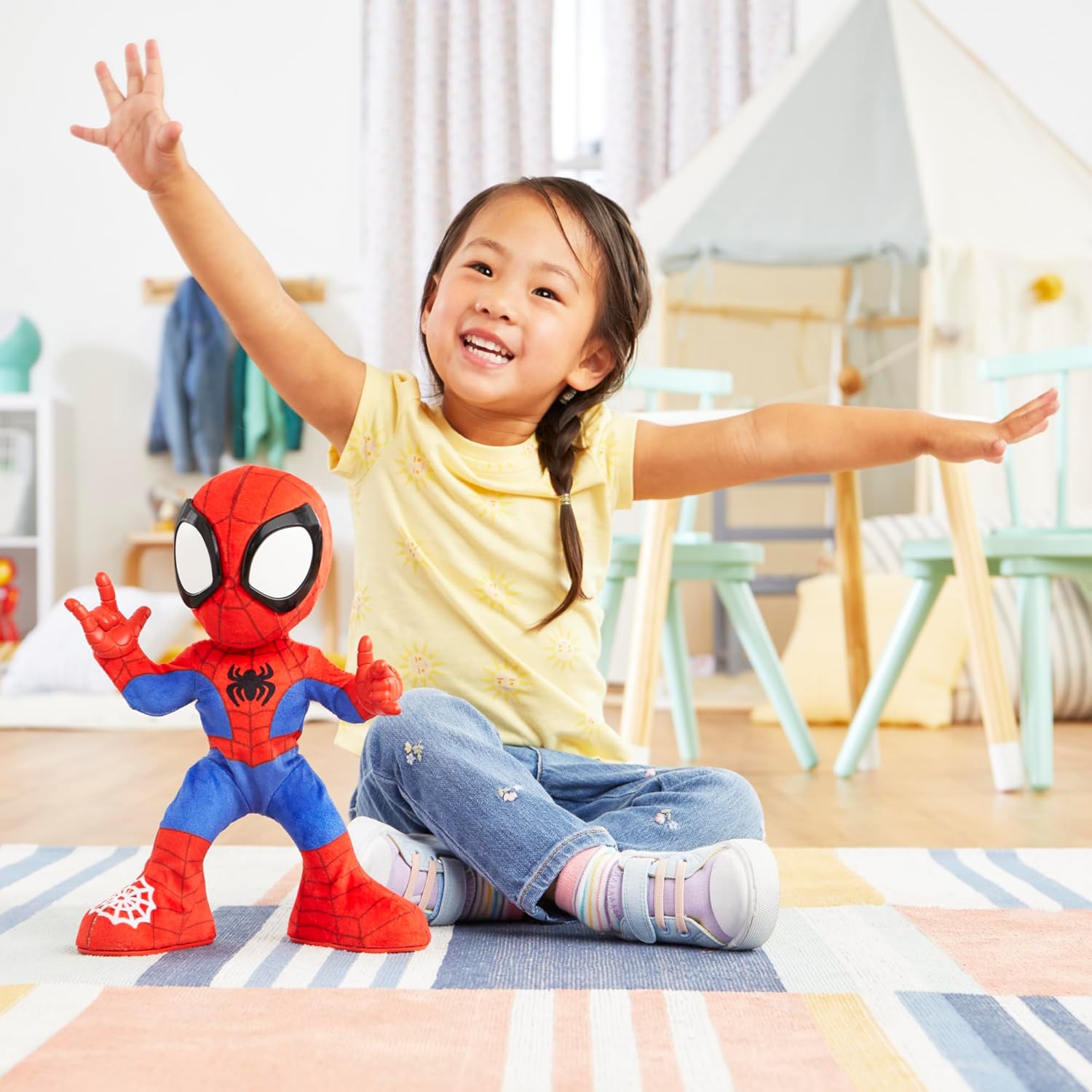 Dance 'N Crawl Spidey Interactive Plush Toy - Musical Spider-Man with Sounds & Songs 8