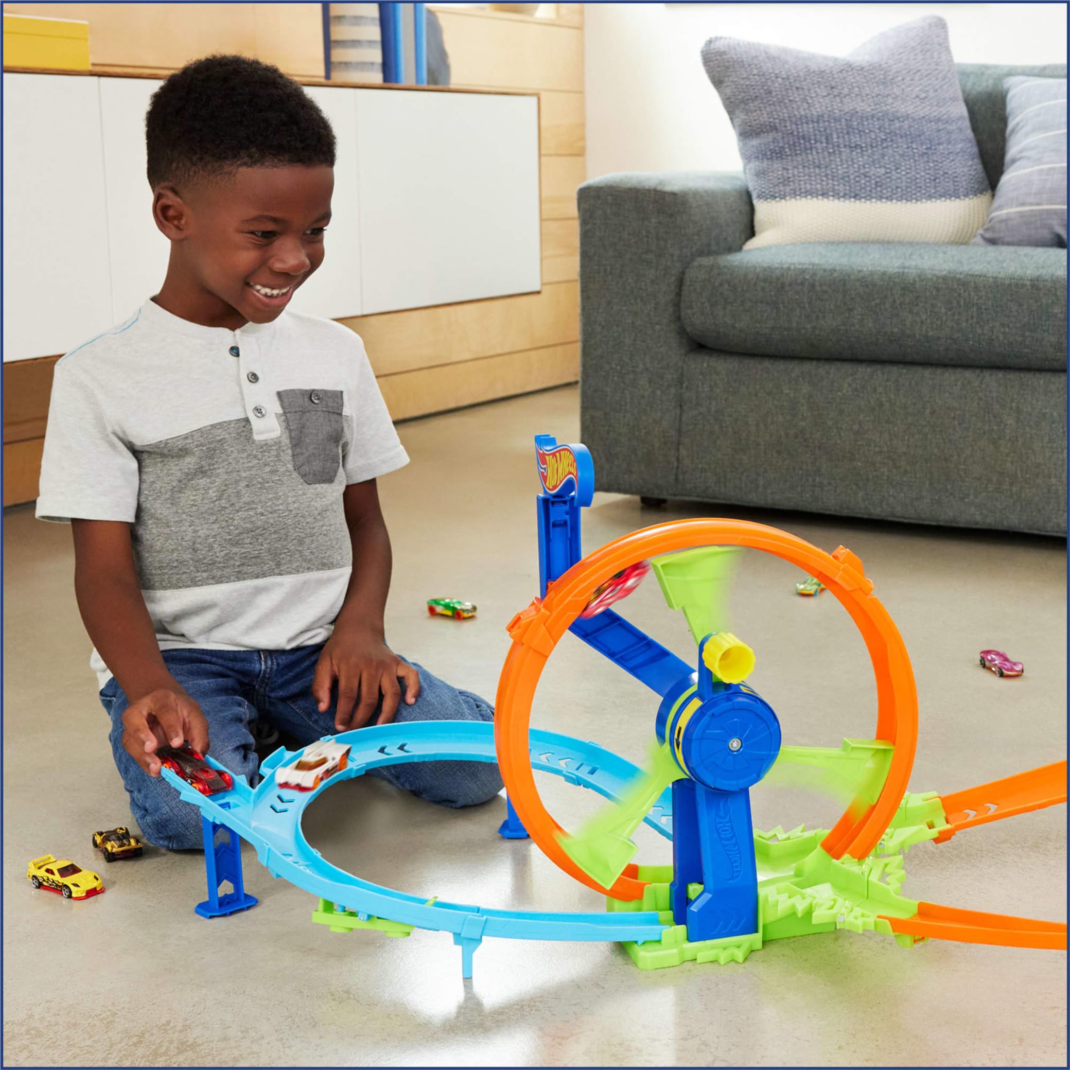 Hot Wheels Rapid Launch & Loop Playset - Crank-Powered Race Track for Kids 4+ 8