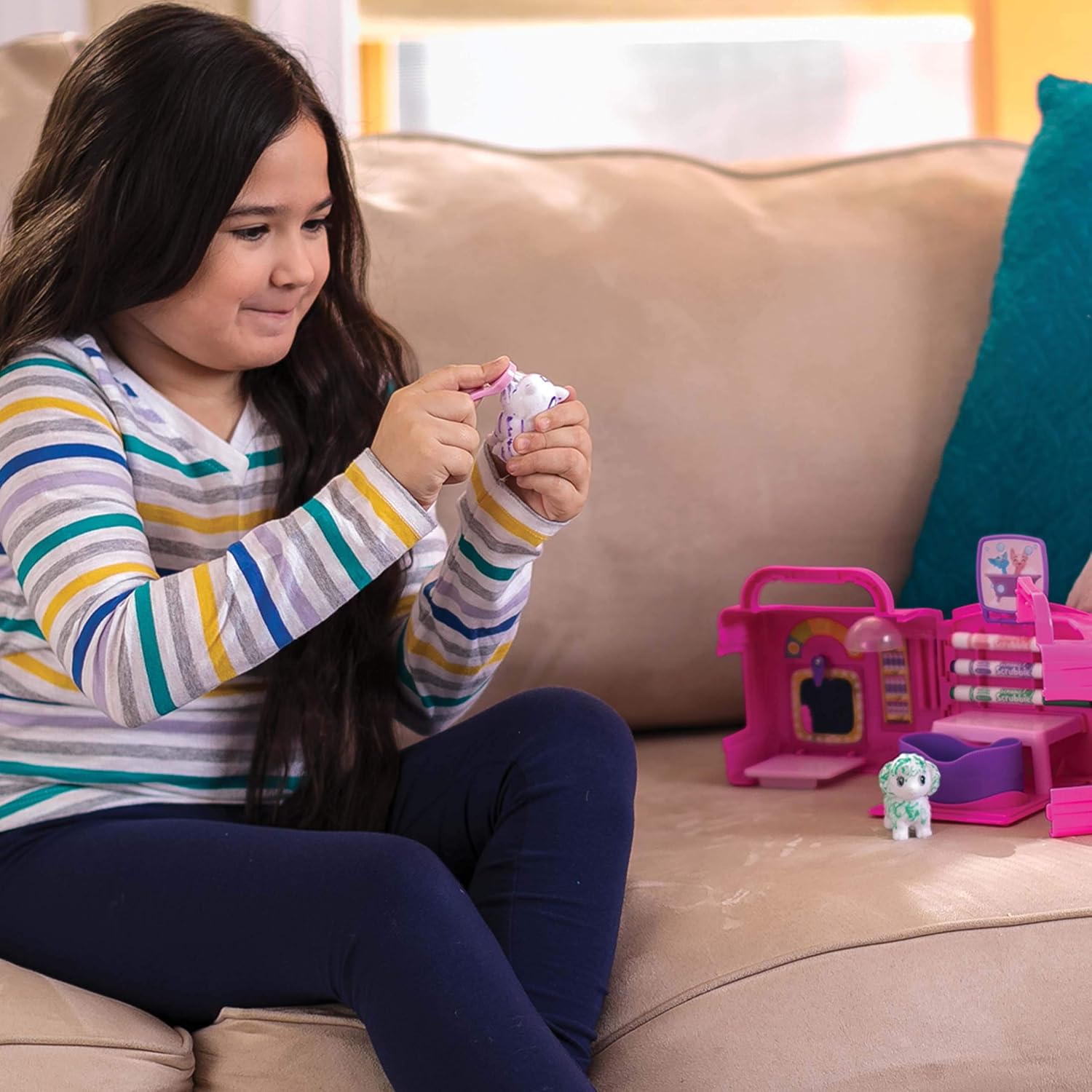 Crayola Pets Beauty Salon Playset - Flocked Dog & Cat Figurines with Washable Markers 6