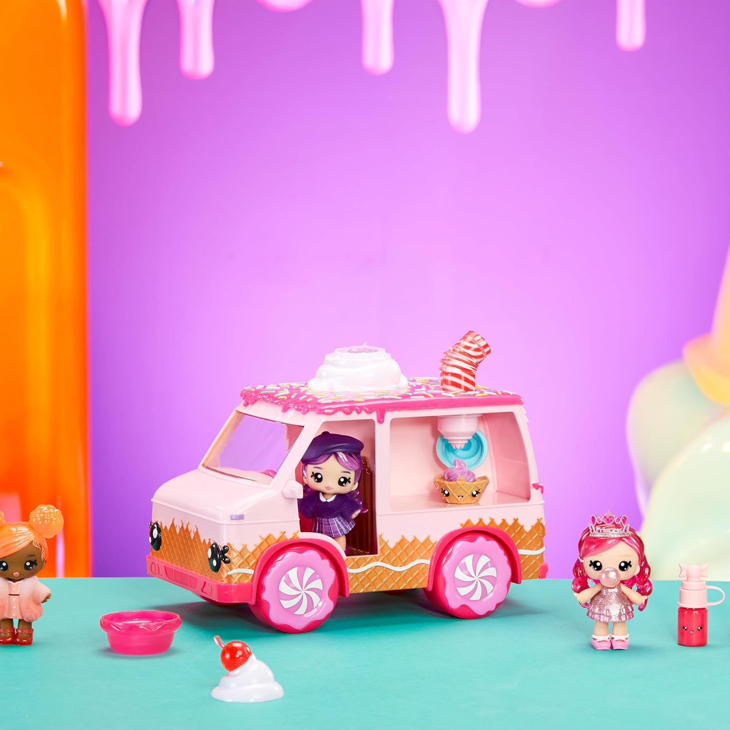 MGA Entertainment Yummiland Lipgloss Truck - DIY Lip Gloss Playset with 2 Num Noms 5