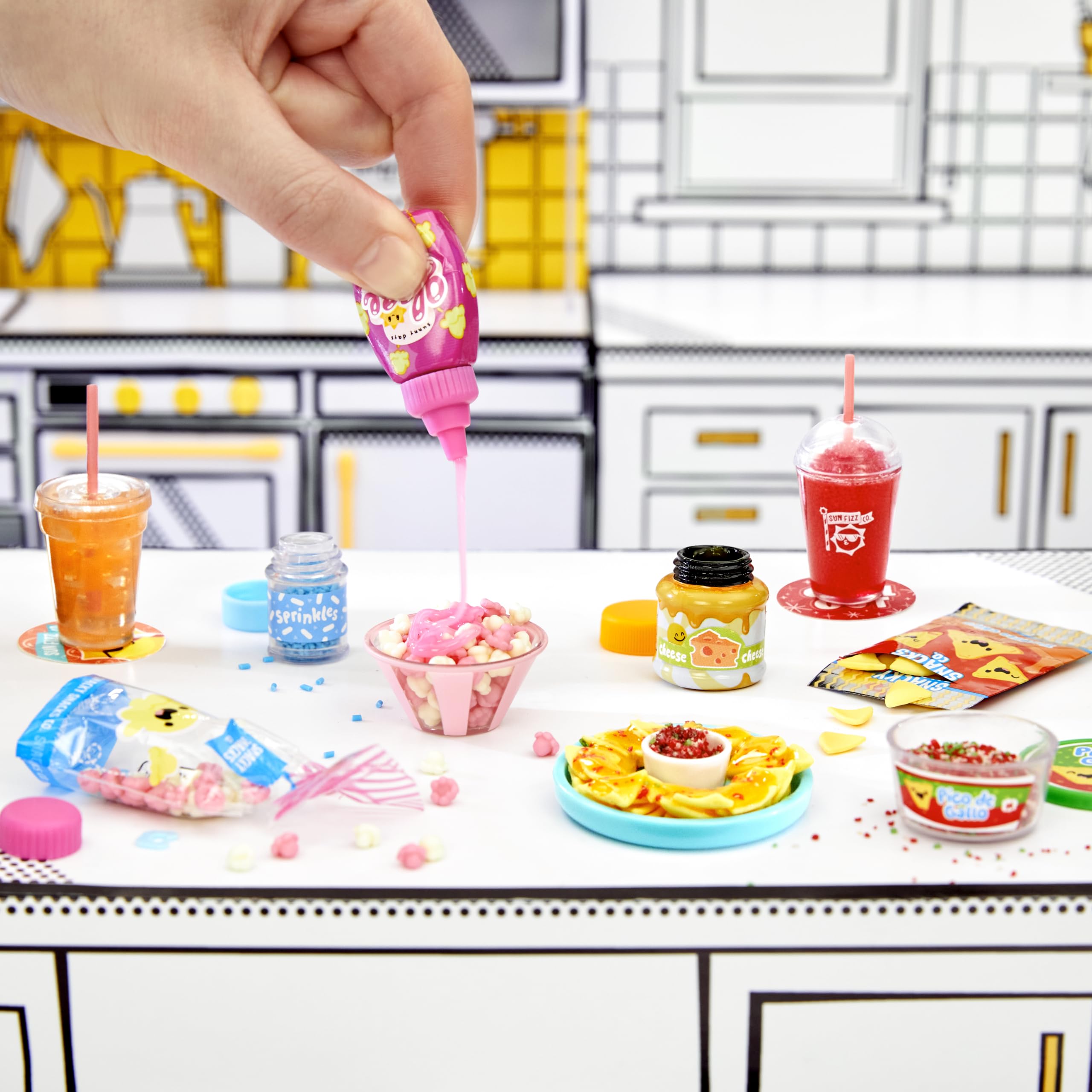MGA's Miniverse Make It Mini Food Cafe Series 2 - DIY Resin Craft Playset for Kids Aged 8+ 9