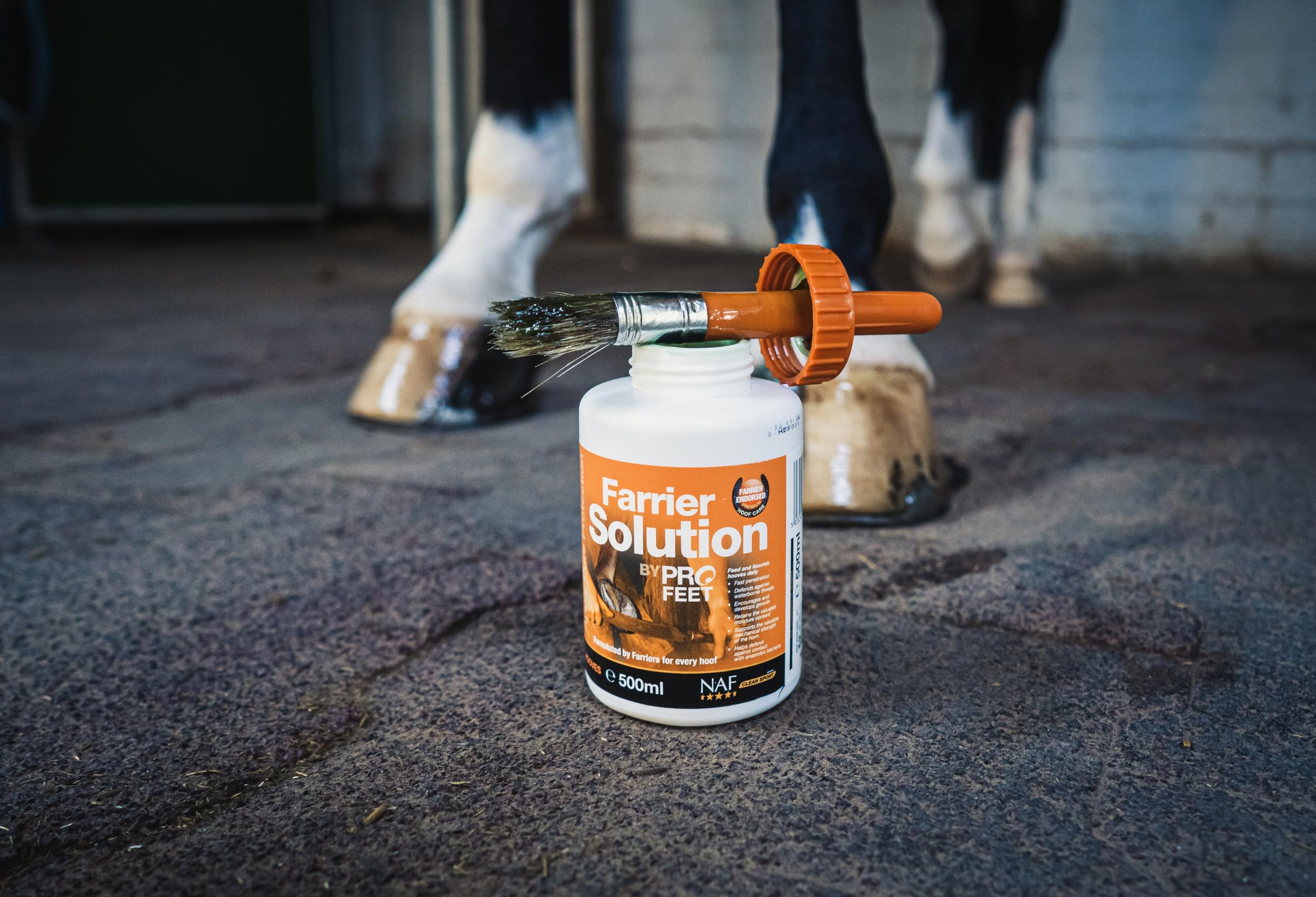 NAF Profeet Farrier Solution - Daily Hoof Dressing for Strength & Moisture Balance | 500ml
