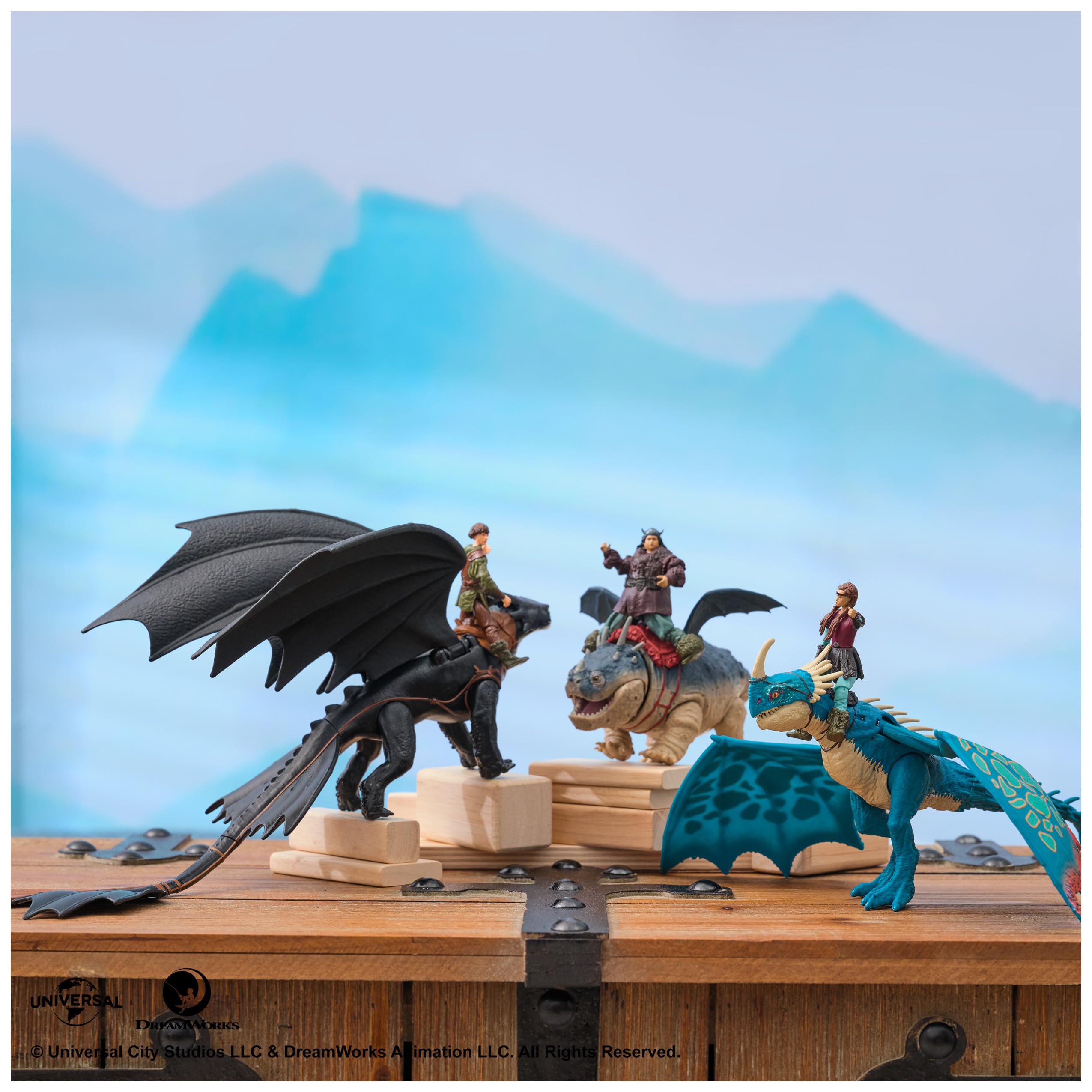 Dreamworks Dragons How to Train Your Dragon Toothless & Hiccup Roaring Minis - 7.5 cm Viking Figure with 33 cm Dragon Toy 15