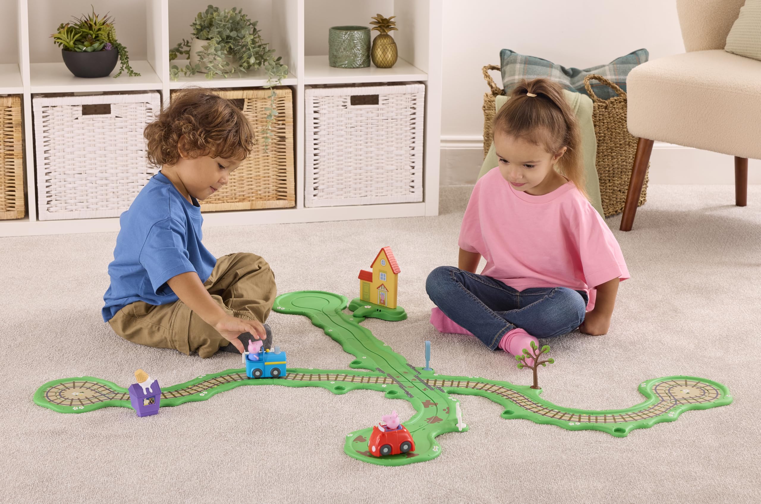 Peppa Pig Whizz Around Runabout Town Set - Motorised Vehicles with Track & Sound Features 5