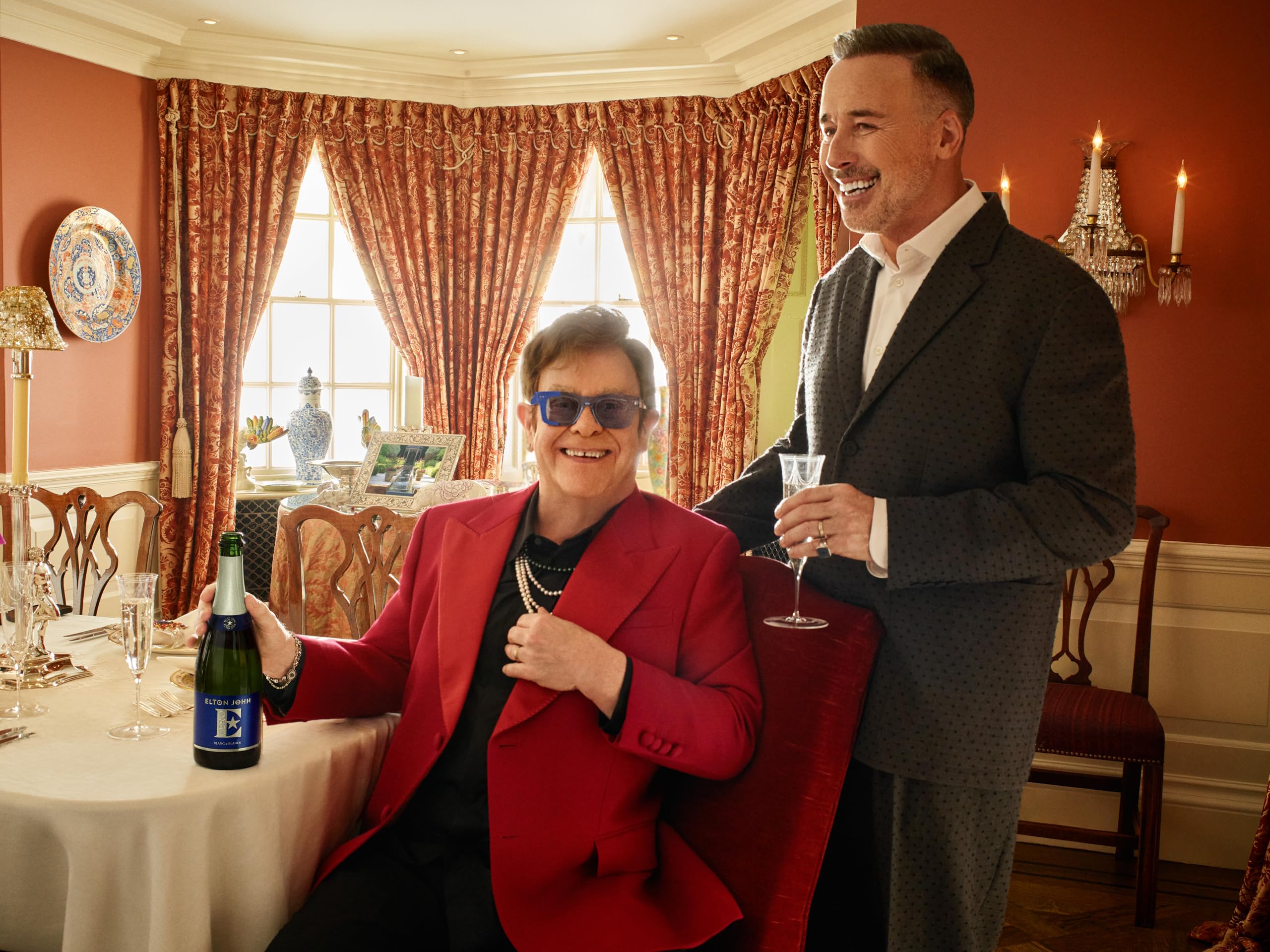 Blue Tree Elton John Blanc de Blancs Zero Non-Alcoholic Sparkling Wine | 0% ABV | 75cl Gift Box 4