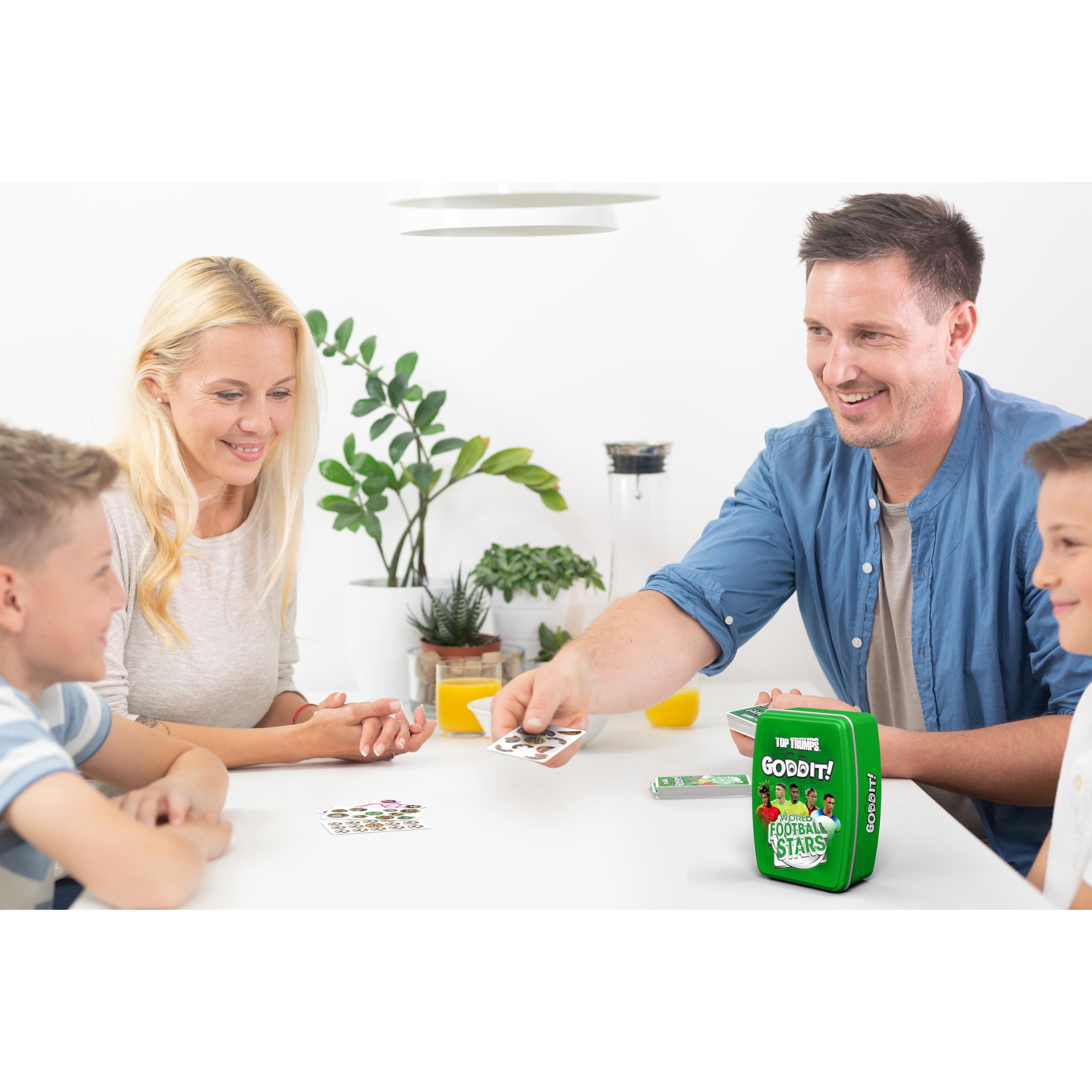 Top Trumps Goddit! Card Game - World Football Stars Theme | 5 Games in 1 | Portable Metal Tin 2