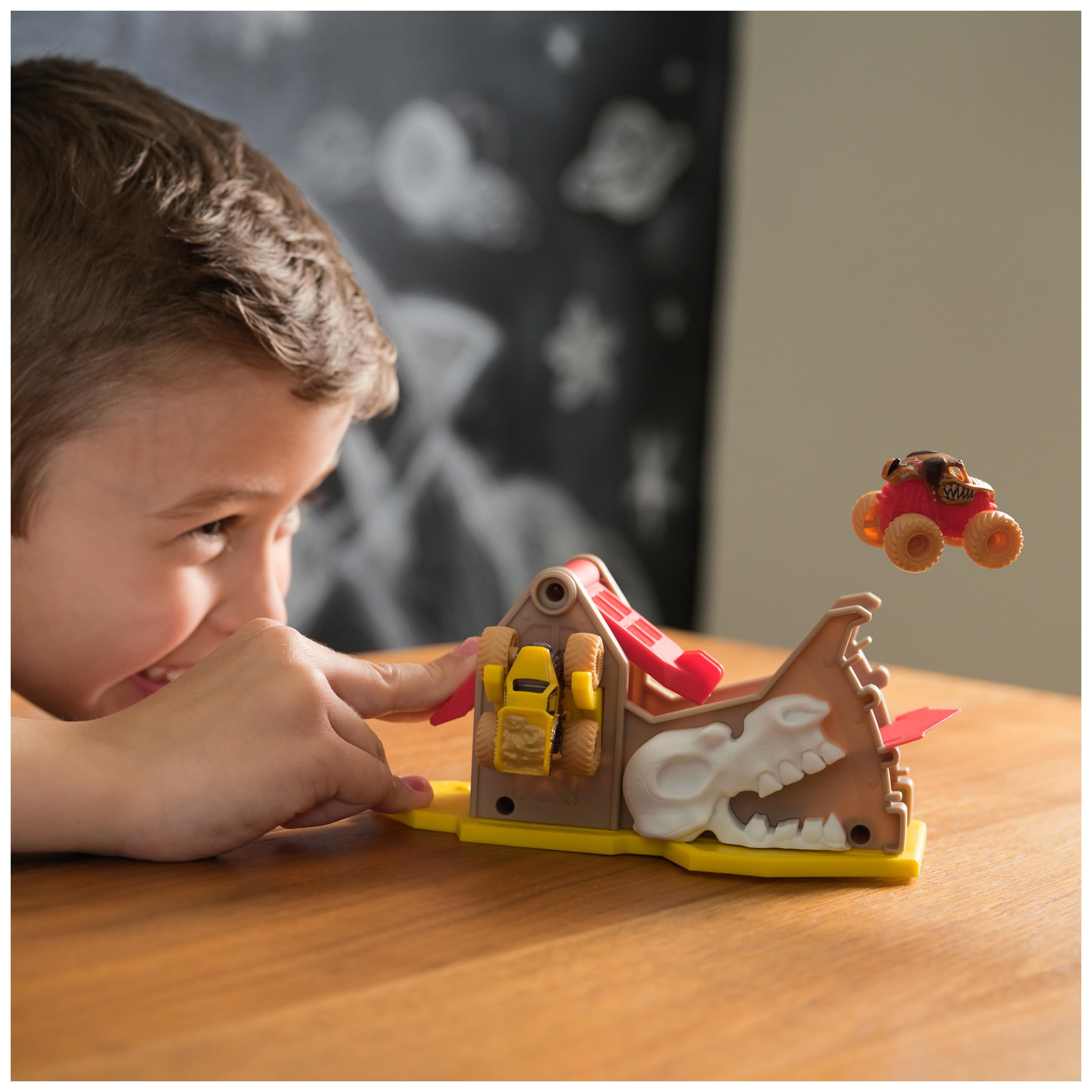 Monster Jam Mini Launchers - Adjustable Ramp with 2 Die-Cast Trucks for Kids 3