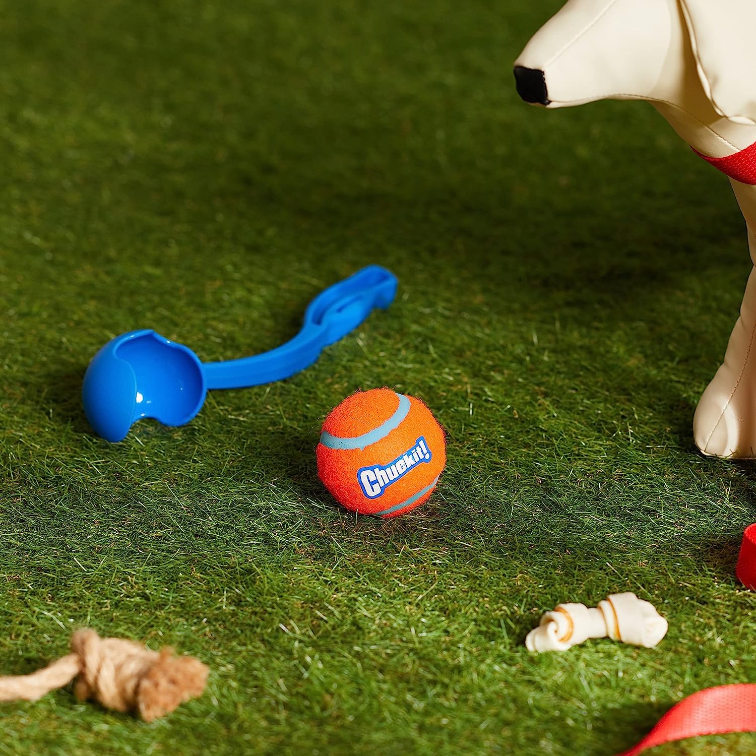 Chuckit! Sport Ball Launcher - 18 Inch / 46cm Length | Medium Ball Compatible | Made In America 2