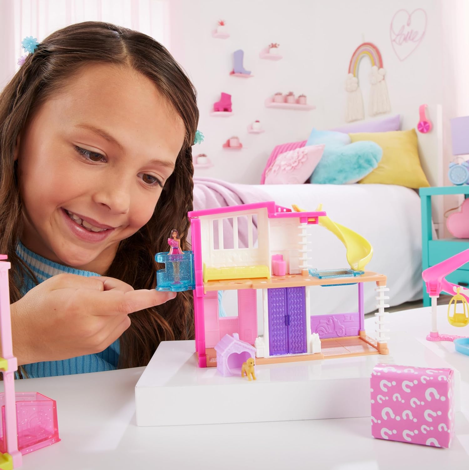 Mini BarbieLand Doll House Playset with 1.5-inch Doll - Barbie Dreamhouse HYF47 6