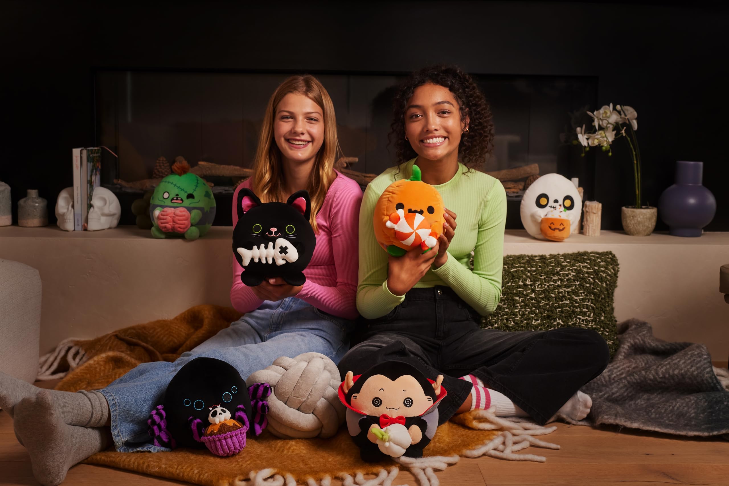 Snackles 8-inch Halloween Series 1 Plush (MOON) by ZURU - Soft Doll & Collectible 4