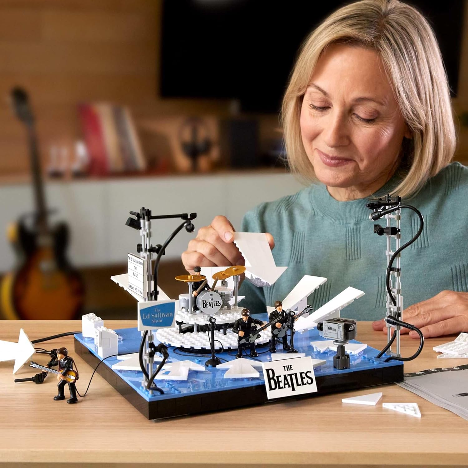 MEGA The Beatles Building Set with 681 Pieces, 4 Poseable Action Figures - Adult Collector Playset 5