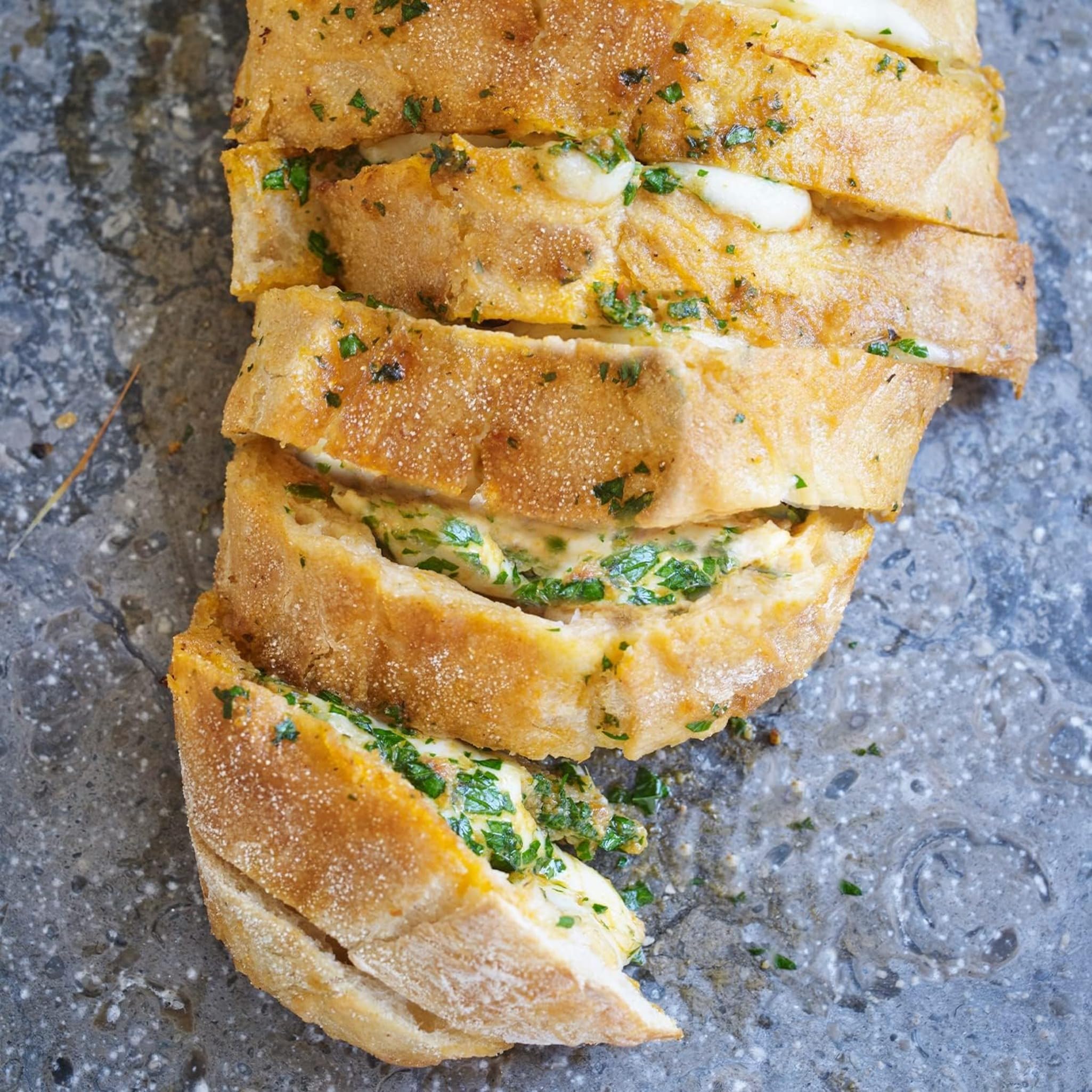 Saclà Classic Basil Pesto - 190g 7