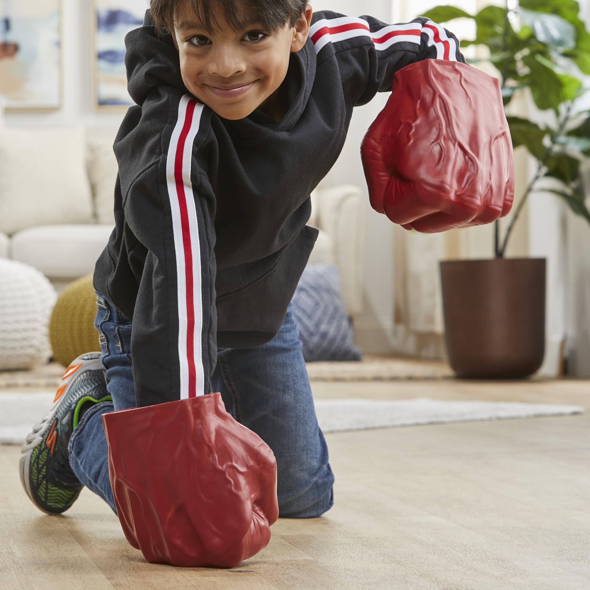 Marvel Red Hulk Gamma Smash Fists Role Play Toy for Kids 6