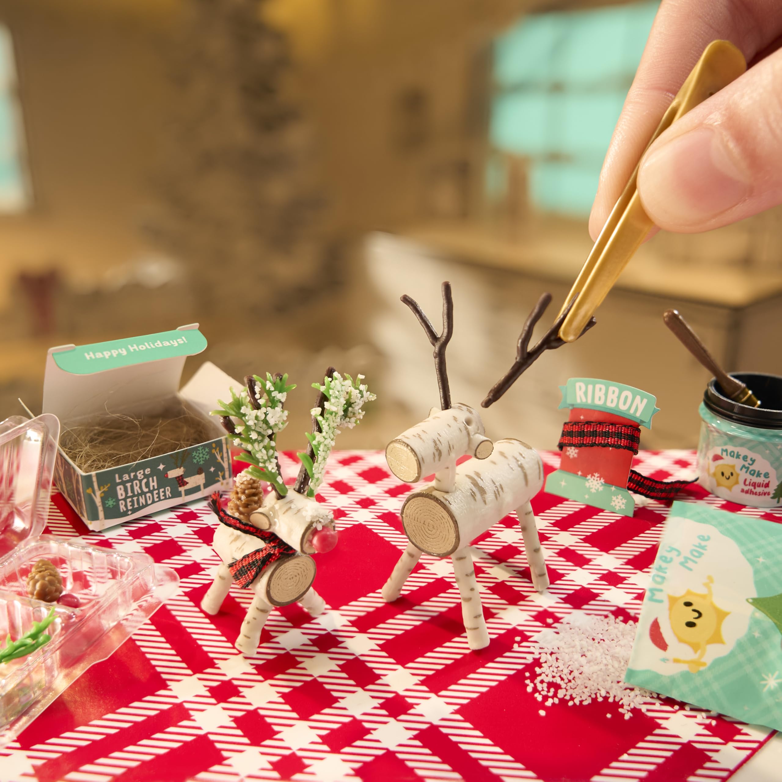 MGA's Miniverse Make It Mini Holiday 2025 - The Grinch Dr. Seuss Hot Cocoa Mini Collectible 5