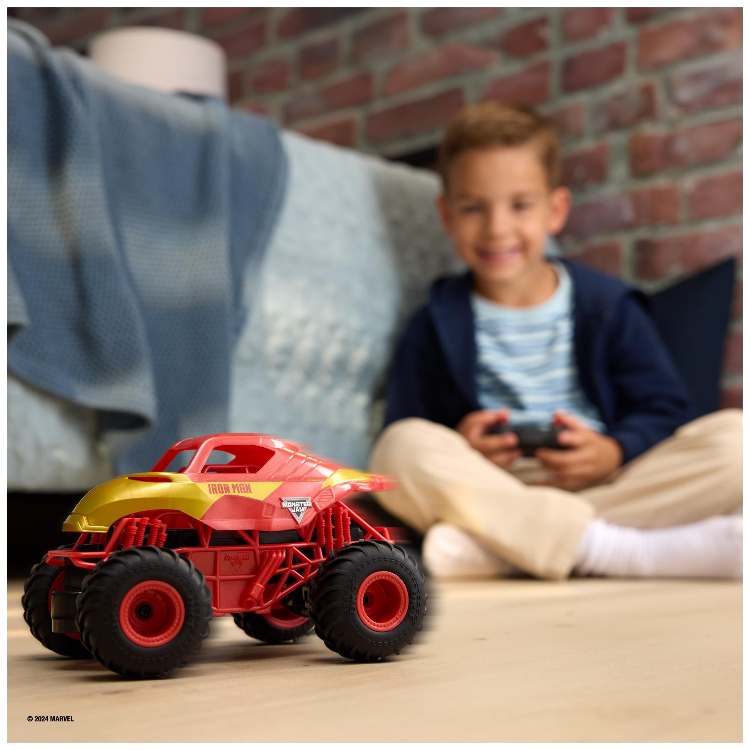 Monster Jam, Marvel Iron Man RC Monster Truck, 1:24 Scale, Kids’ Toys for Boys a 16