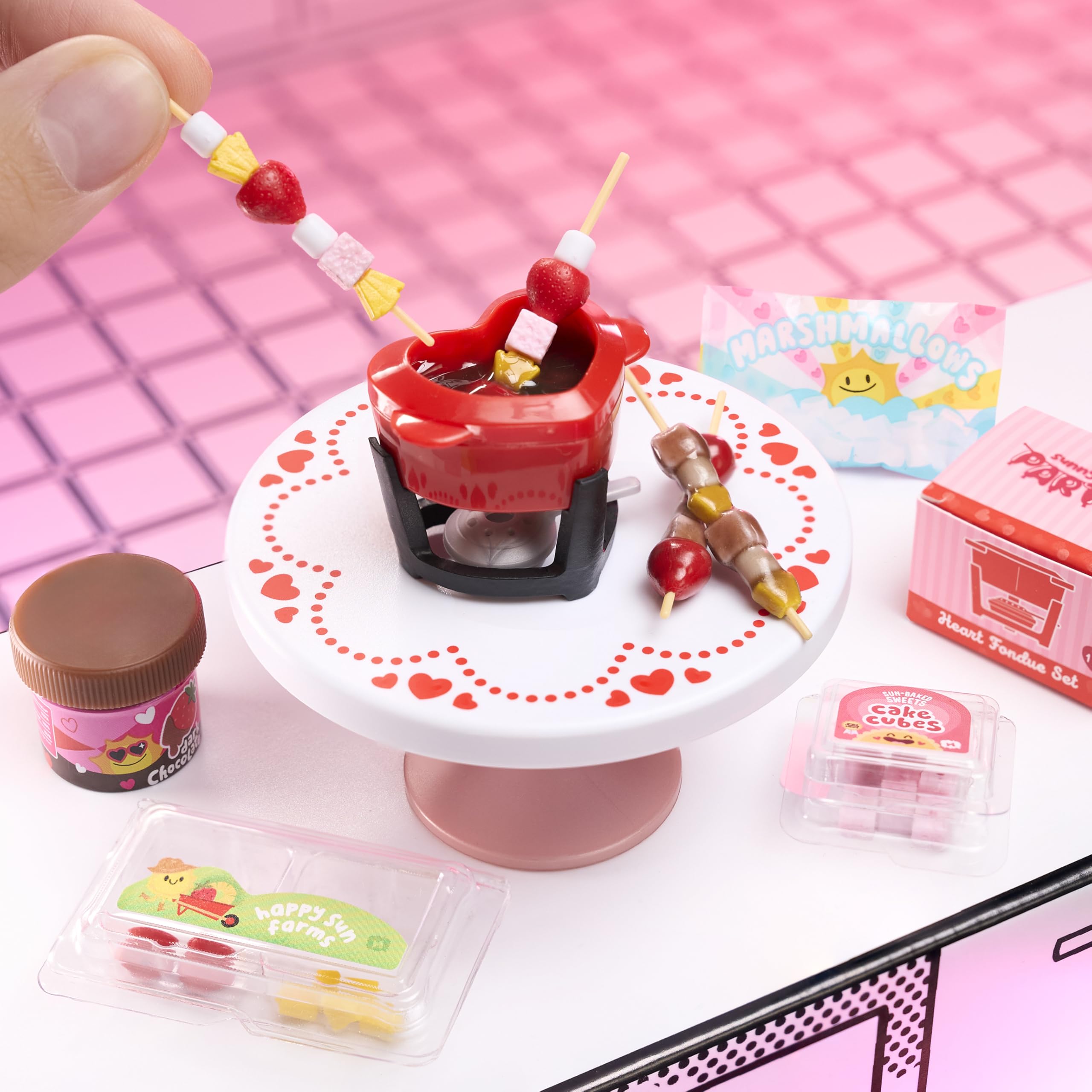 MGA's Miniverse Make It Mini with Love - DIY Resin Craft Kit with Replica Food, Collectible Miniatures for Ages 8+ 5