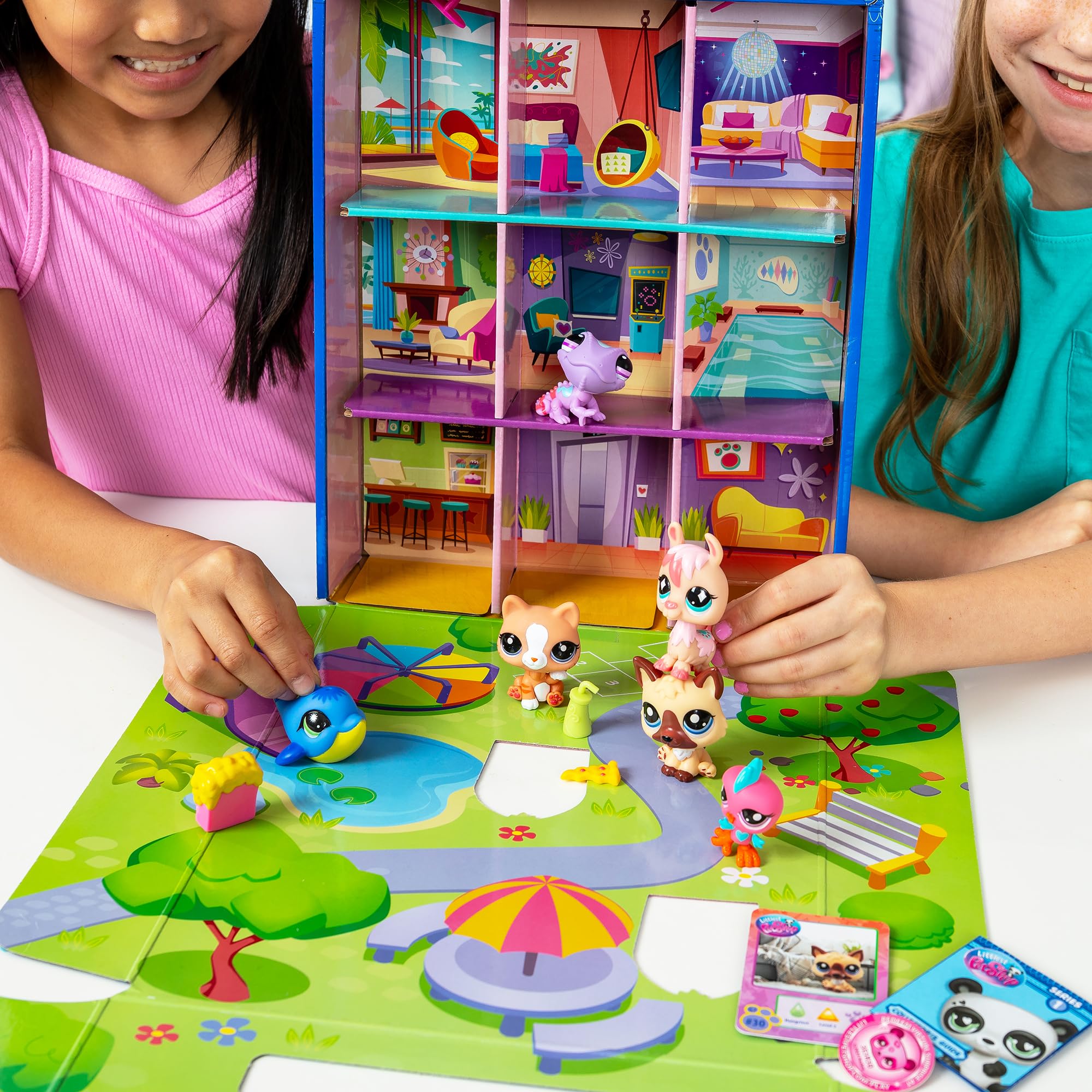 Littlest Pet Shop Bandai Playful Pet Hotel - 6 LPS Minis with Accessories & Virtual Code 6