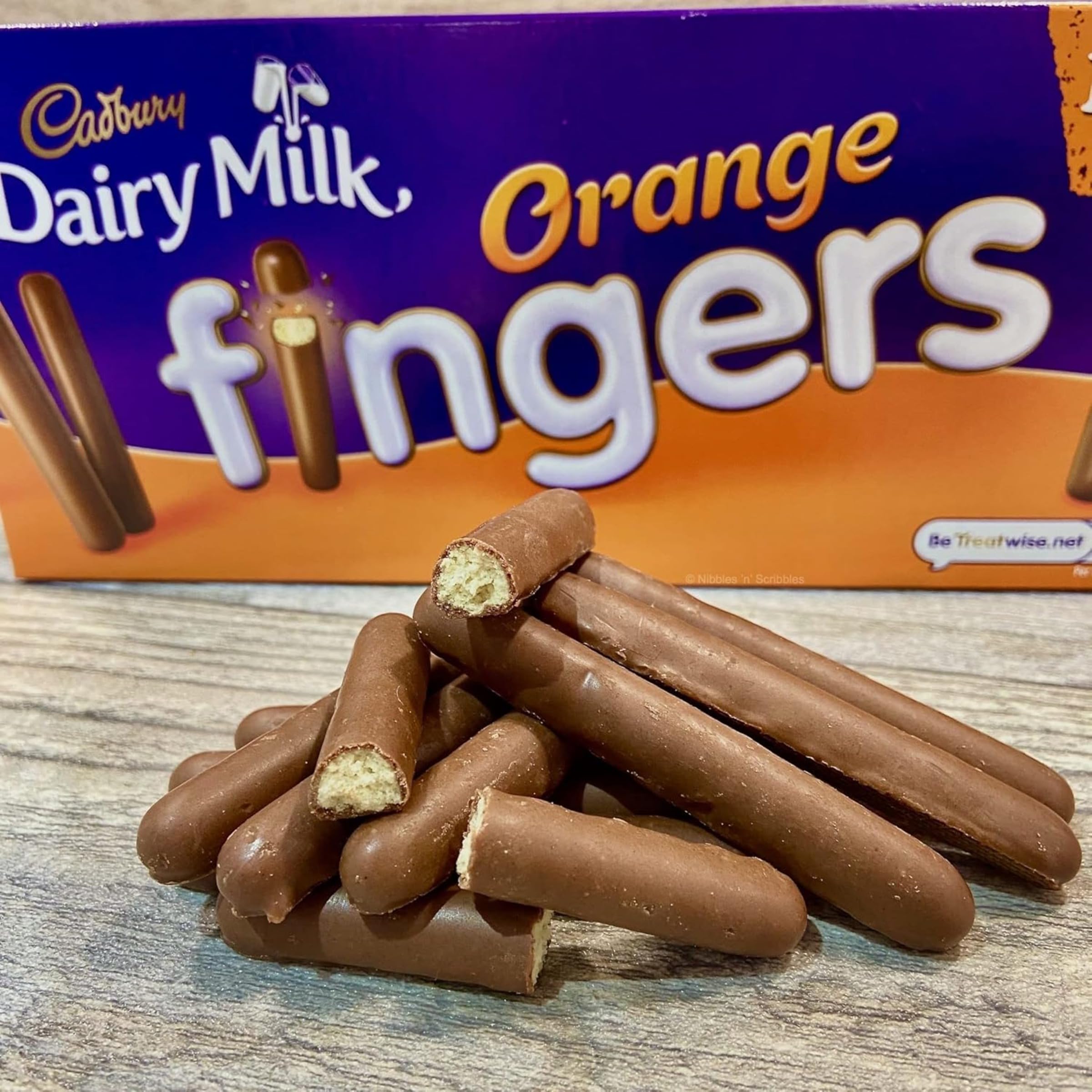 Cadbury Dairy Milk Orange Fingers, Crunchy Biscuits Coated in Orange Flavour Chocolate, 114g 5