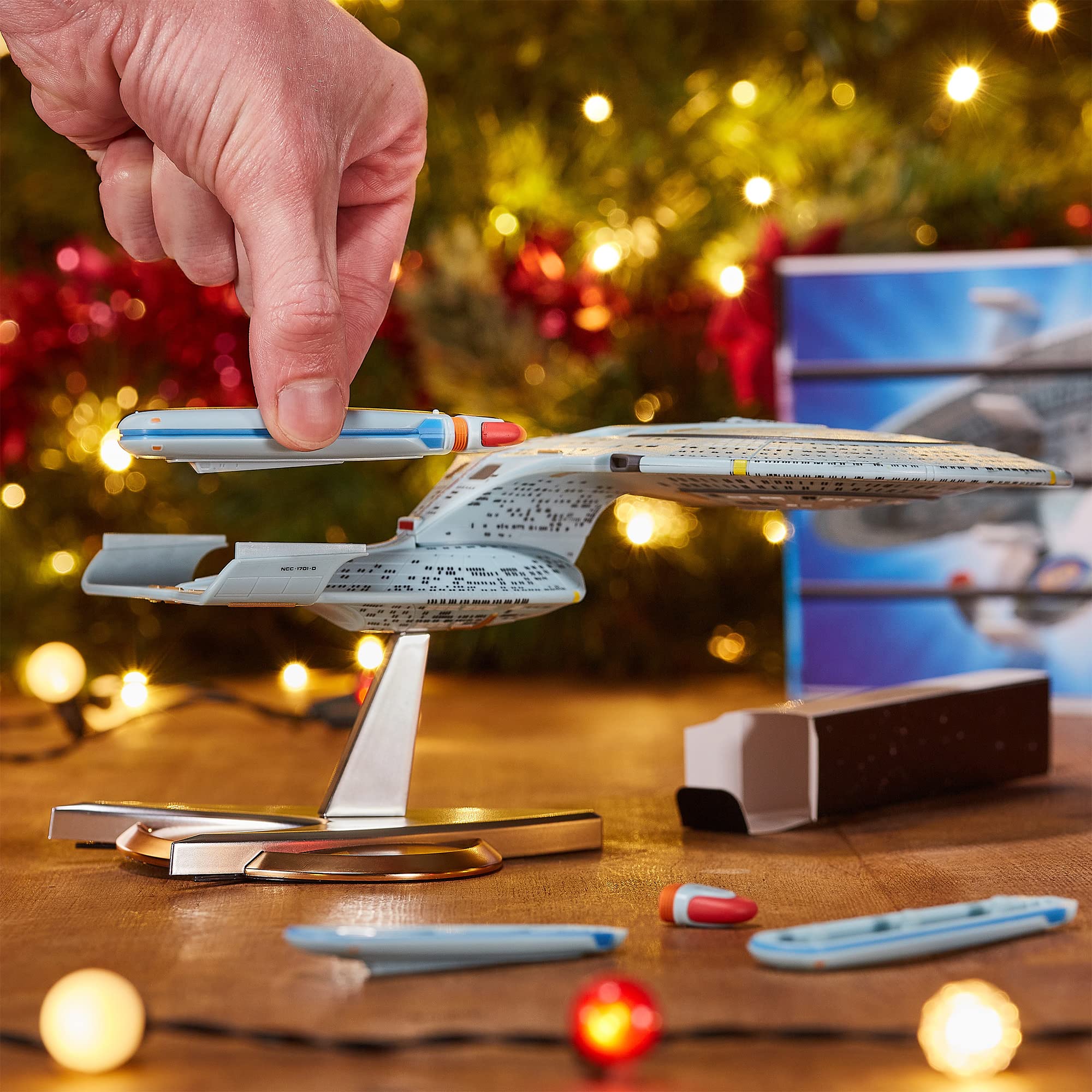 Numskull CC Countdown Characters - Star Trek USS Enterprise NCC-1701-D Collectible Figurine 4