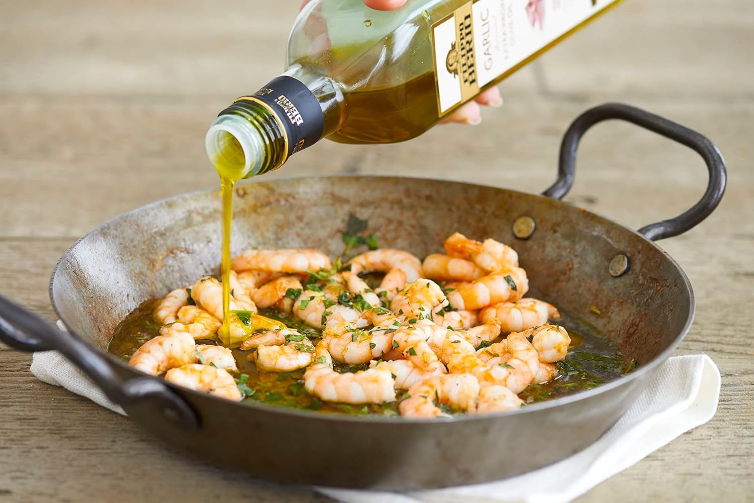 Filippo Berio Garlic Flavoured Olive Oil 250 ml 4