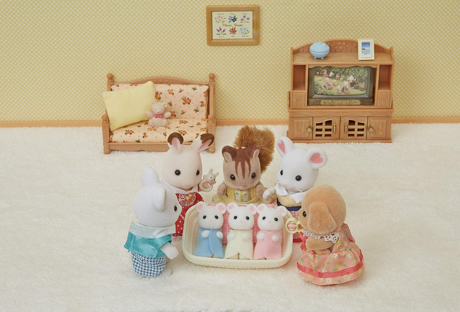 Sylvanian Families - Marshmallow Mouse Triplets Playset for Kids 3+ 3