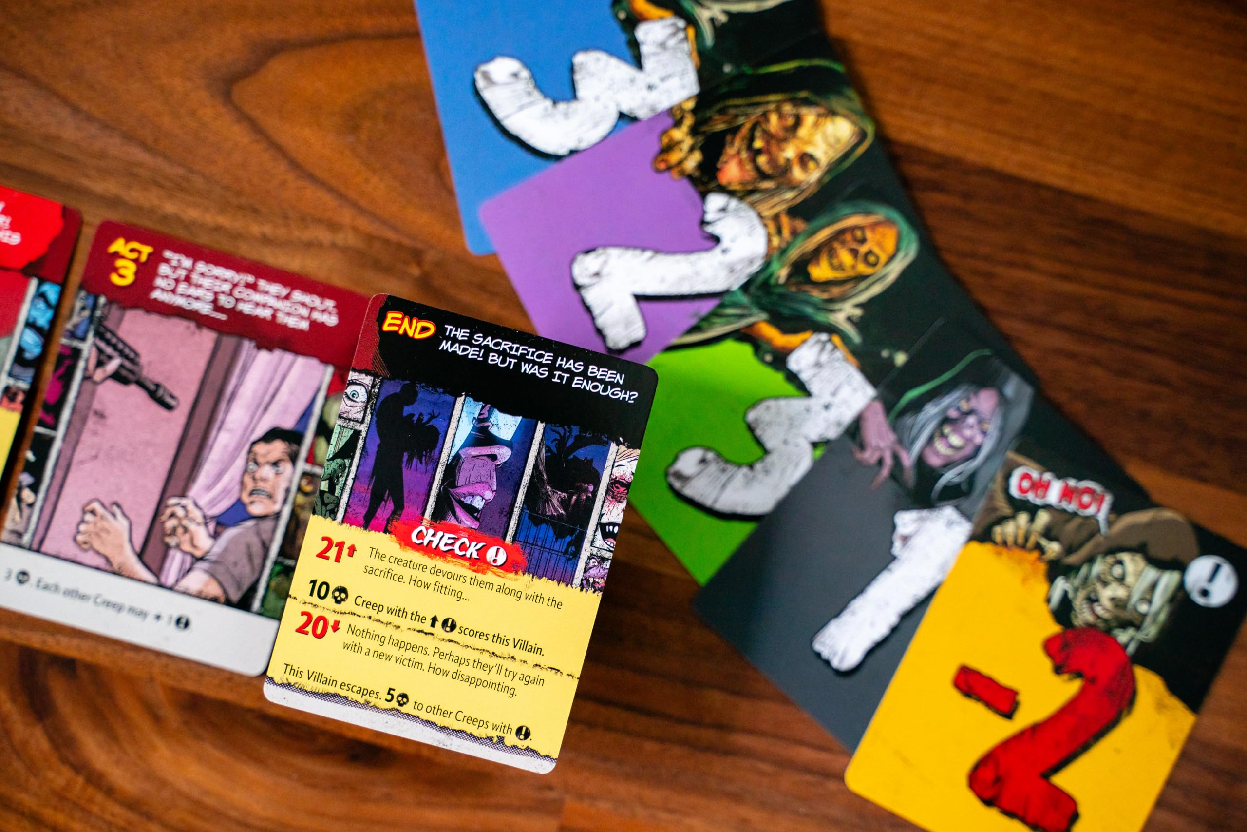 Skybound Games Creepshow The Suspense-Building Card Game 5