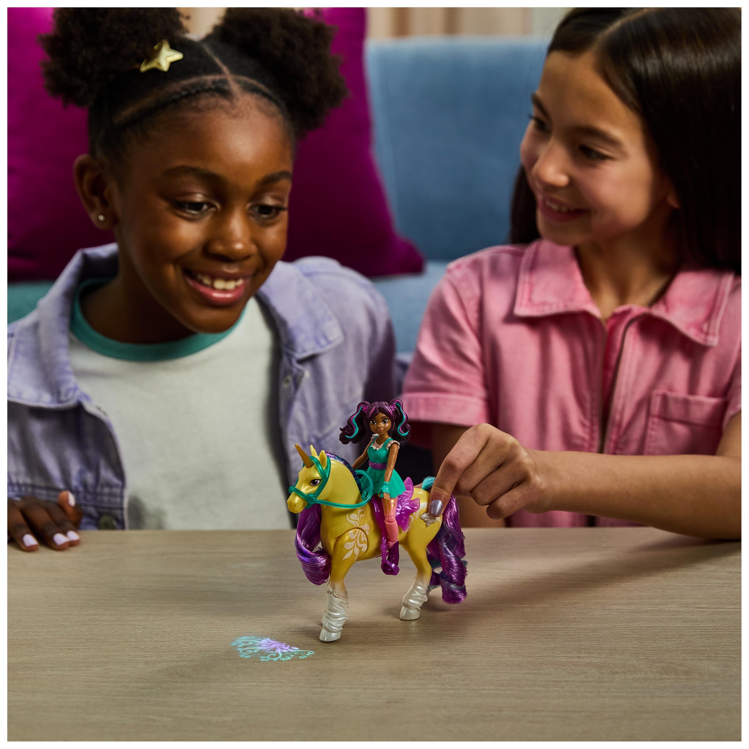 Unicorn Academy Ava & Leaf Plant Magic Playset - Light-Up Unicorn Toy with Poseable Doll for Ages 4+ 7