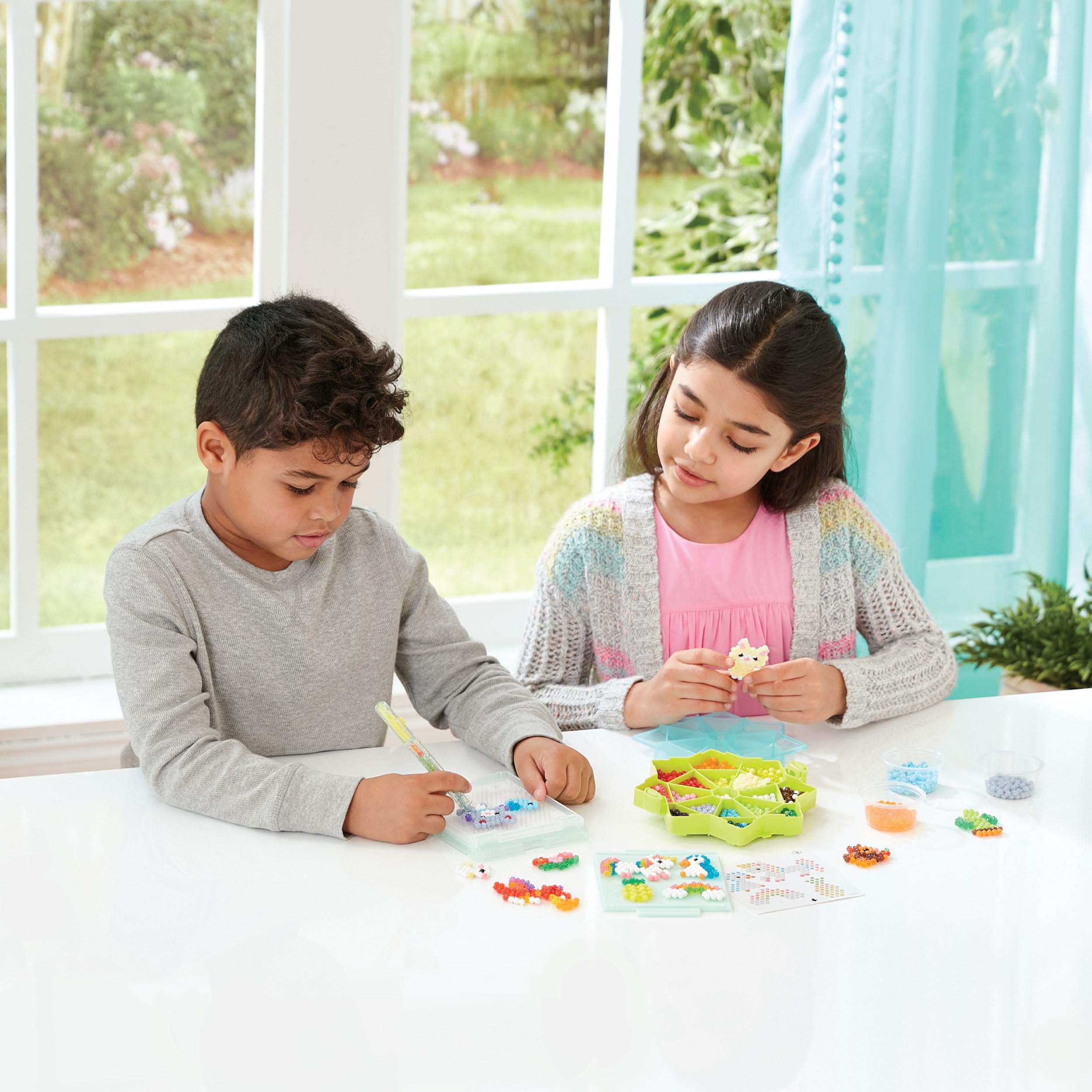 Aquabeads Star Bead Studio Playset - 1000+ Star Beads in 24 Colors for Kids Ages 4+ 10