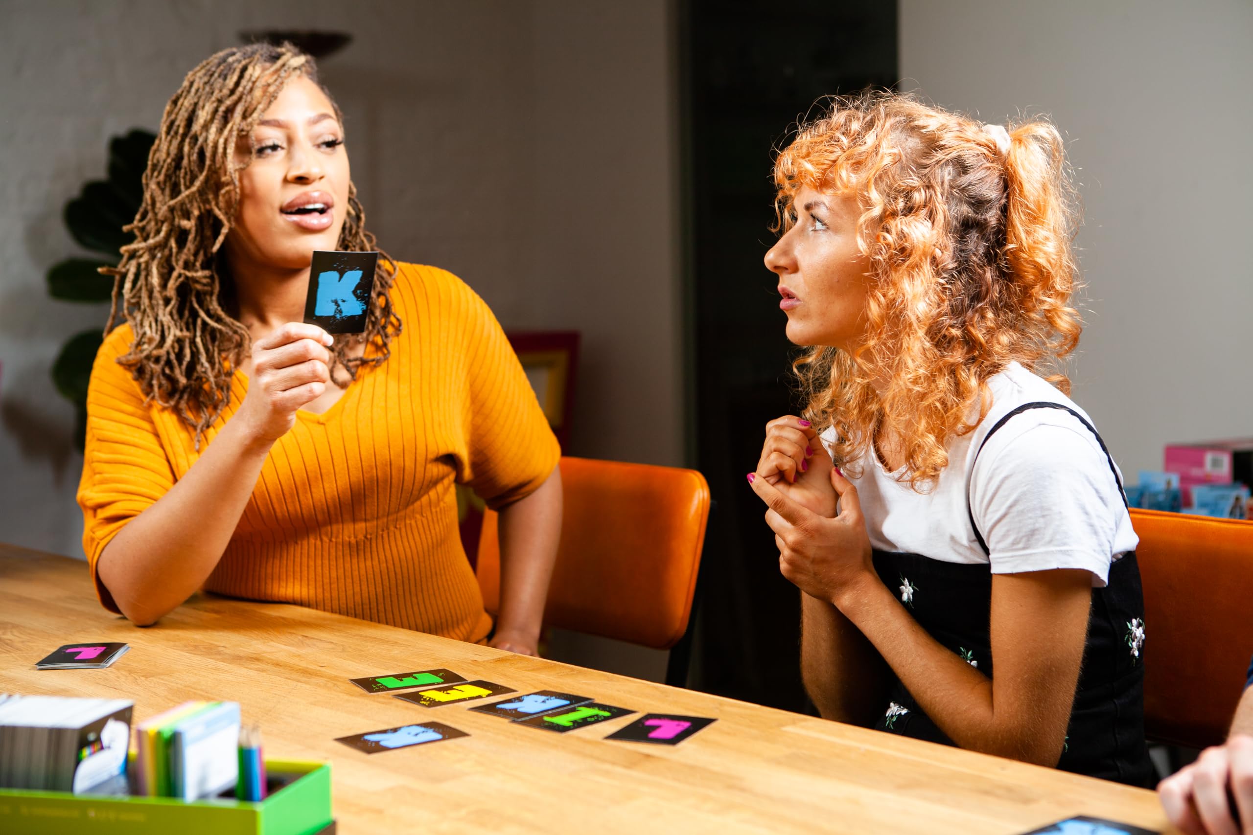 Ideal Linkee 4 Card Game - Shouty-Outy Family Trivia Party Game for 2-30 Players 6