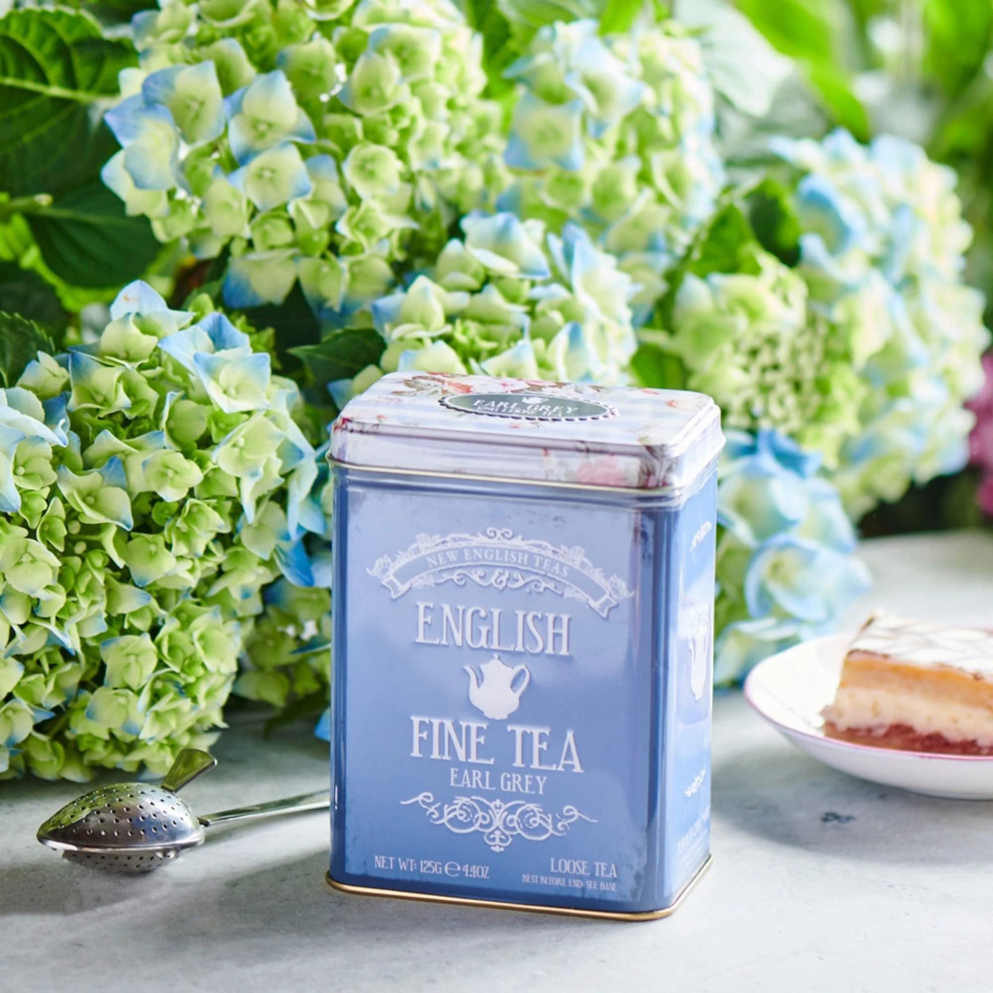 New English Teas - Floral Tea Tin with 125g Loose-Leaf Earl Grey Tea