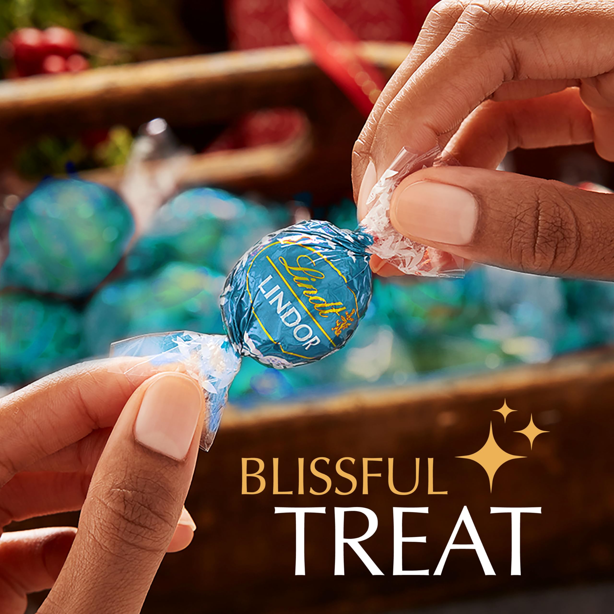 Lindt Lindor Salted Caramel Milk Chocolate Truffles - 200g Gift Box (Approx 16 Truffles) 10