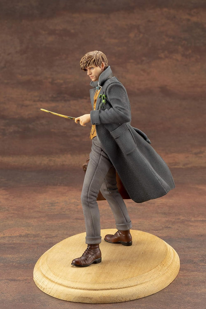 Kotobukiya Fantastic Beasts Newt Scamander Artfx+ Statue (SV229)