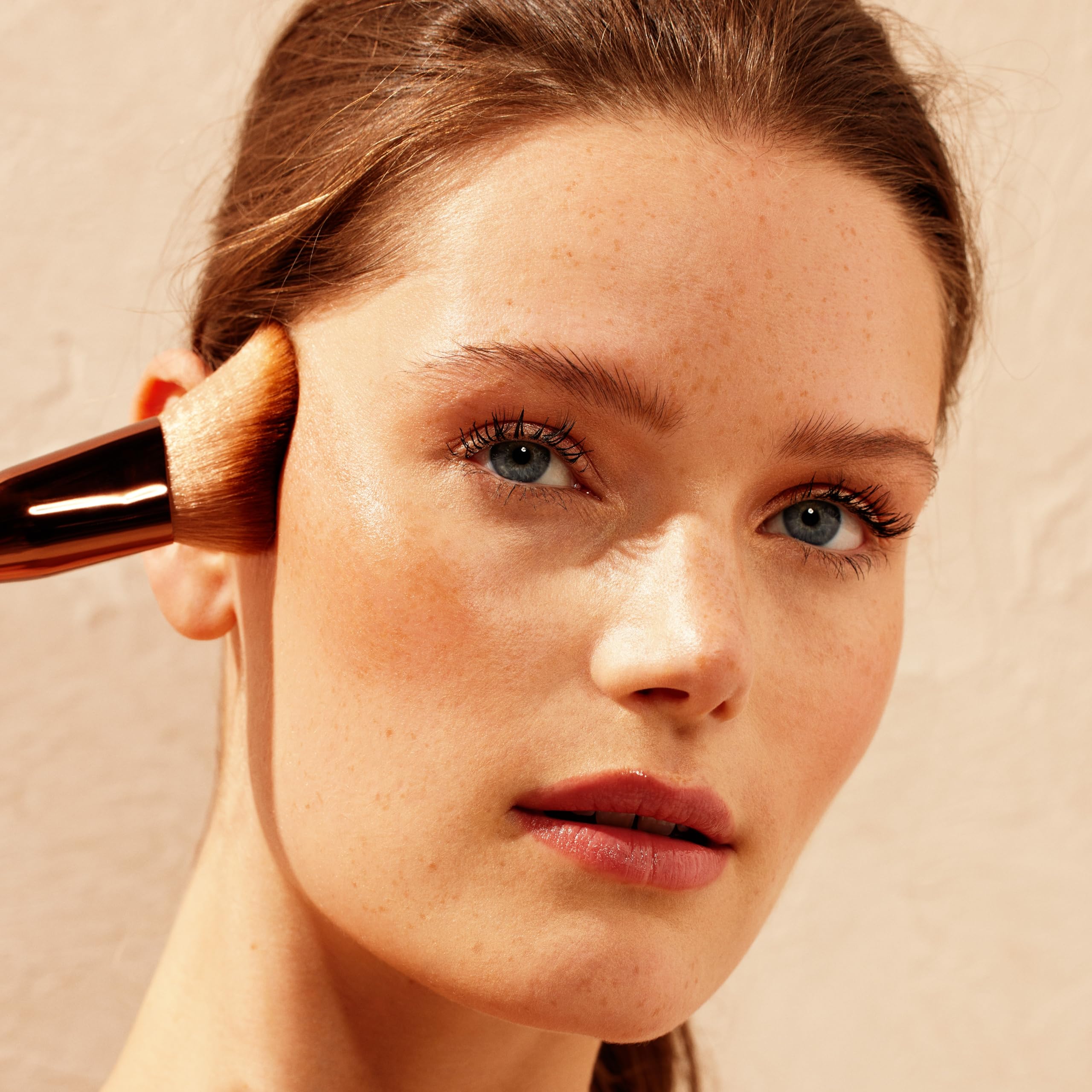 St.Tropez Ultimate Tan Face Brush - Flawless Streak-Free Application | Vegan Bristles | Blue 5
