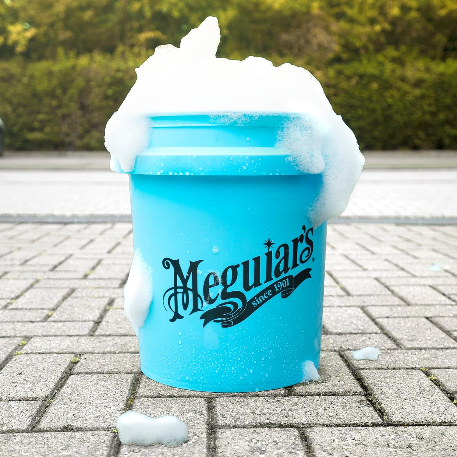 Meguiar's RG206 Blue Hybrid Ceramic Large Car Wash Bucket 5 US Gallon with Grit Guard Compatibility 3