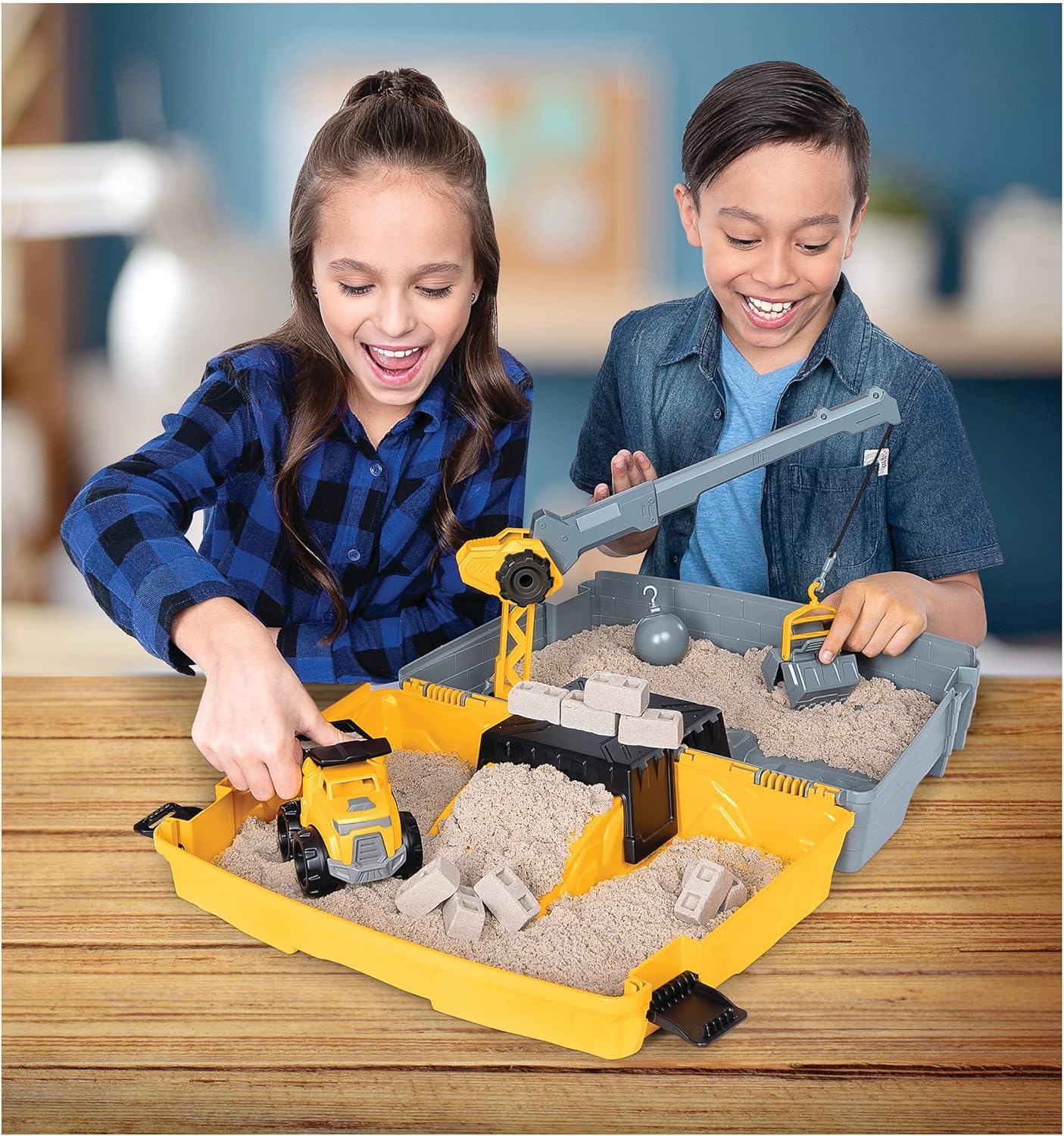 Kinetic Sand Construction Site Playset - Working Crane & Dumper Truck for Kids 3+