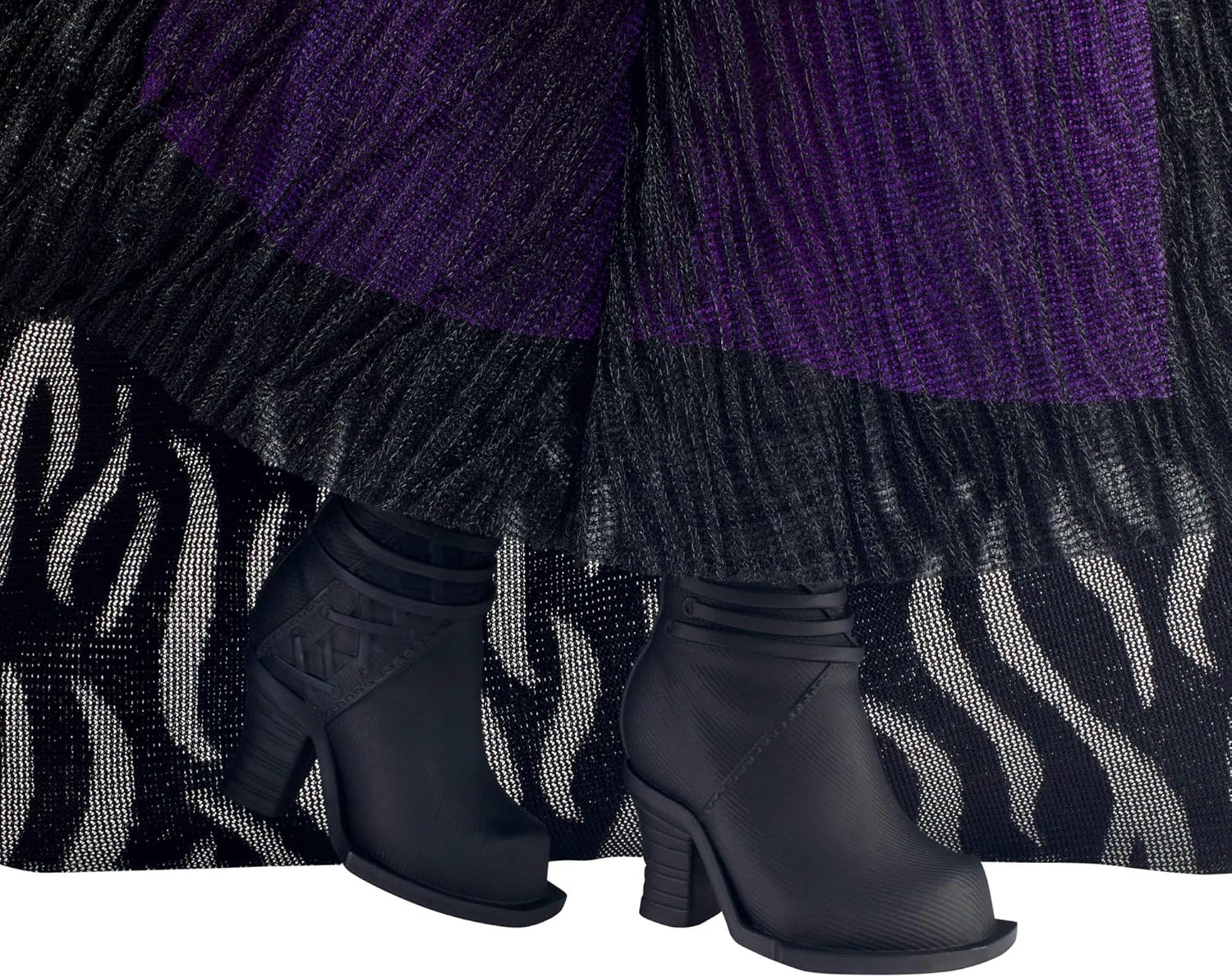 Mattel Wicked Deluxe Elphaba Fashion Doll - Movie-Inspired Look, 11-Point Articulation 6