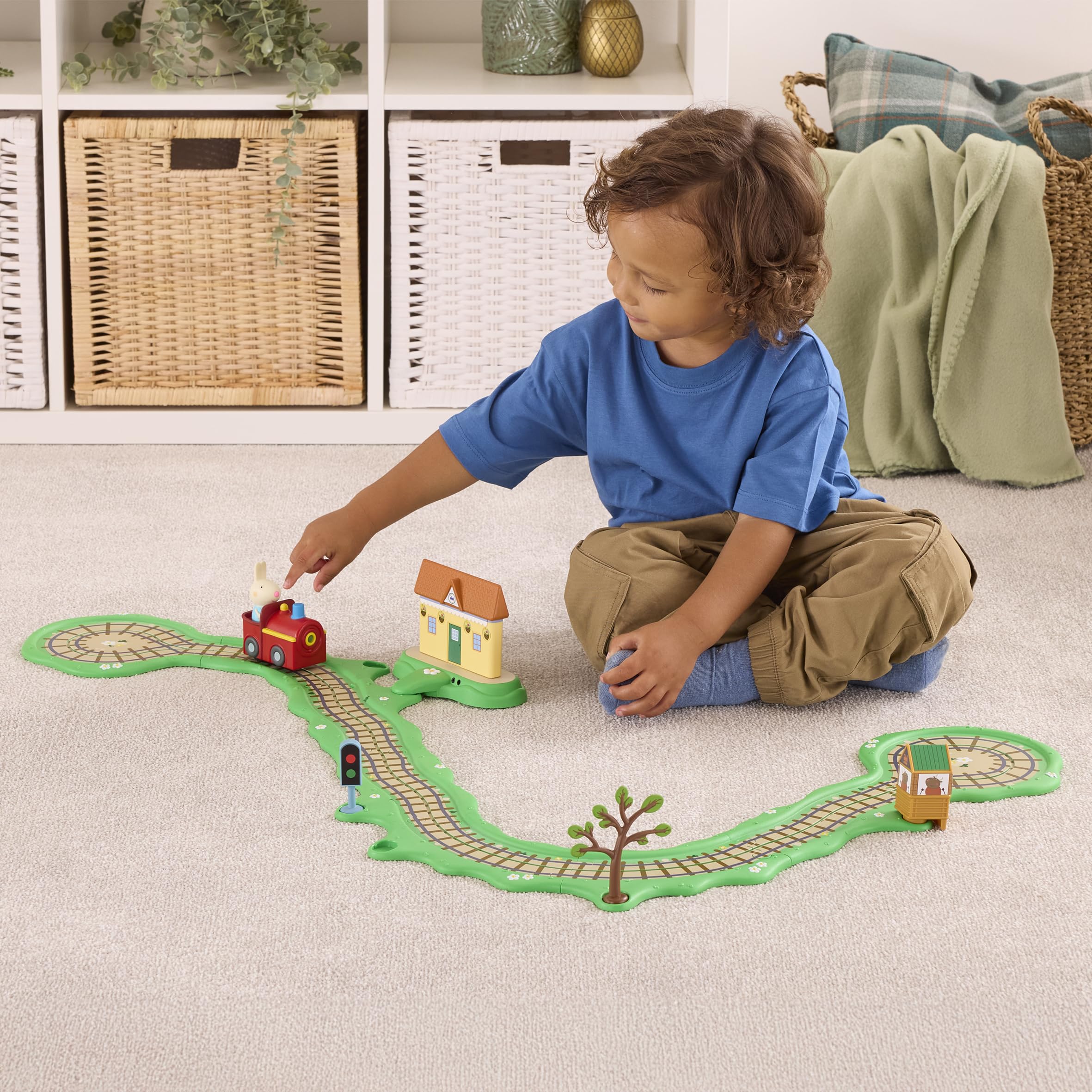 Peppa Pig Whizz Around Clickety Clack Train Set - Motorised Vehicle Playset for Ages 2+ 7