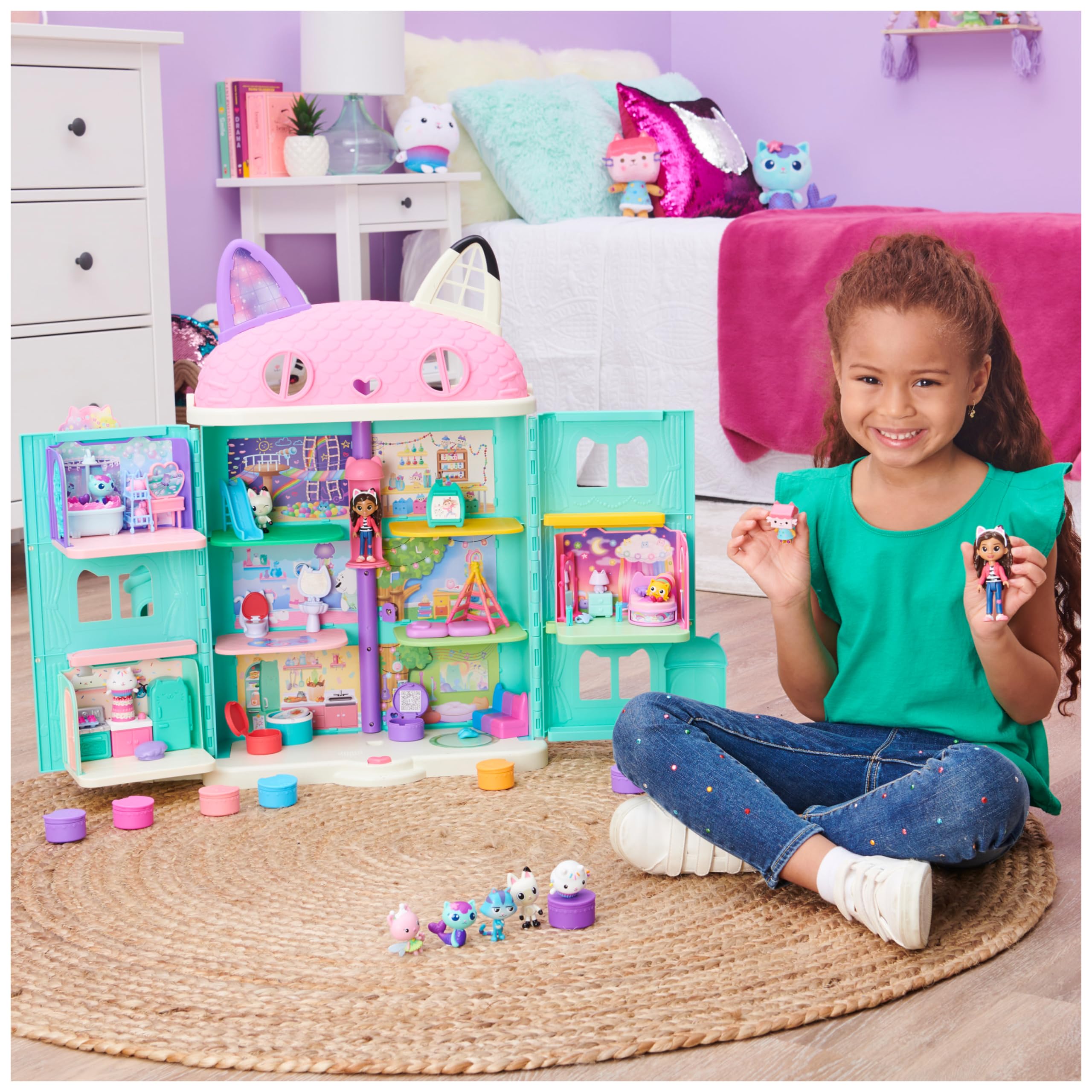 Gabby's Dollhouse Deluxe Figure Gift Set - 7 Toy Figures with Surprise Accessory, Ages 3+ 7