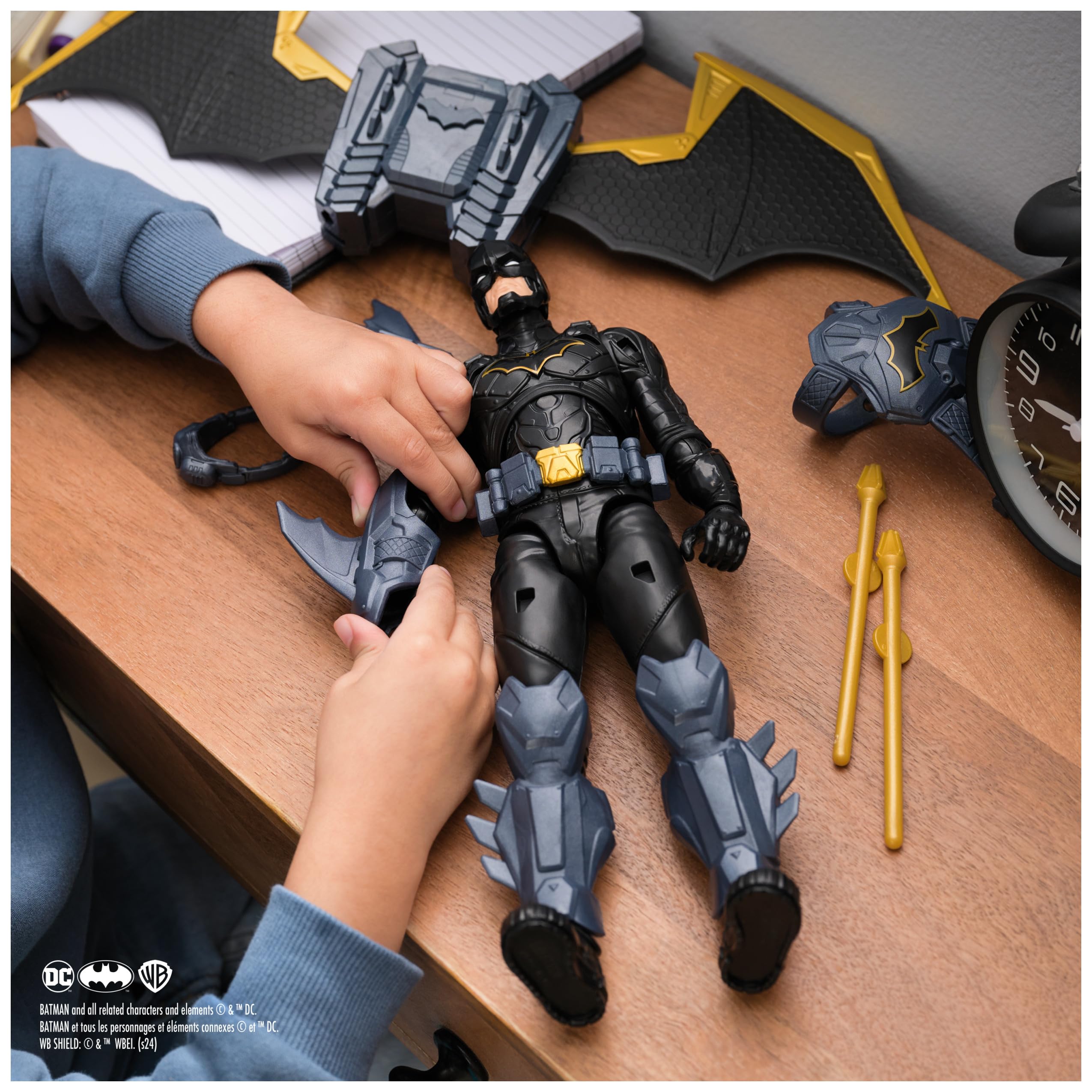 Spin Master DC Comics Night Sky Batman Action Figure - 30cm, 17 Points of Articulation, Expandable Wings | Ages 3+ 7