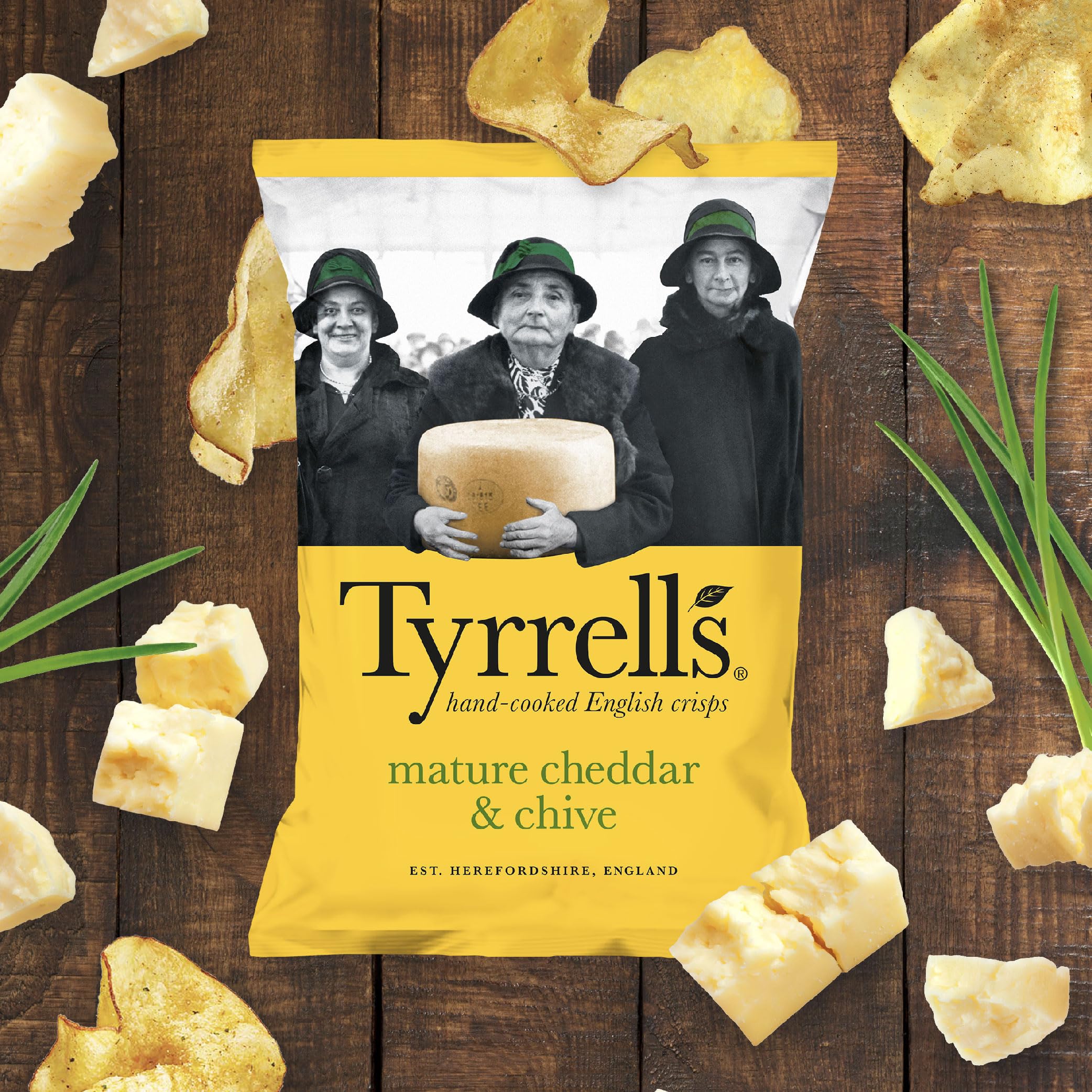 Tyrrells Hand-Cooked Mature Cheddar & Chive Crisps 150g 8