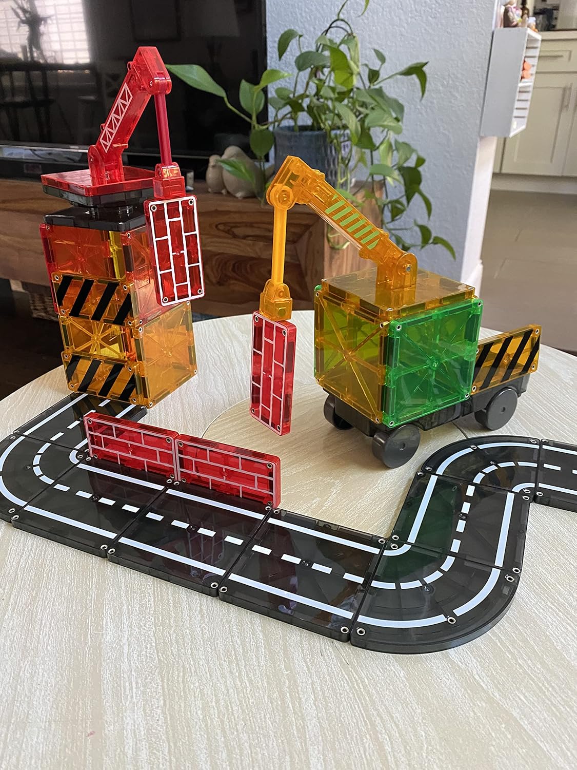 Magna-Tiles Builder 32-Piece Set - Magnetic Building Tiles for Kids 3+ 8