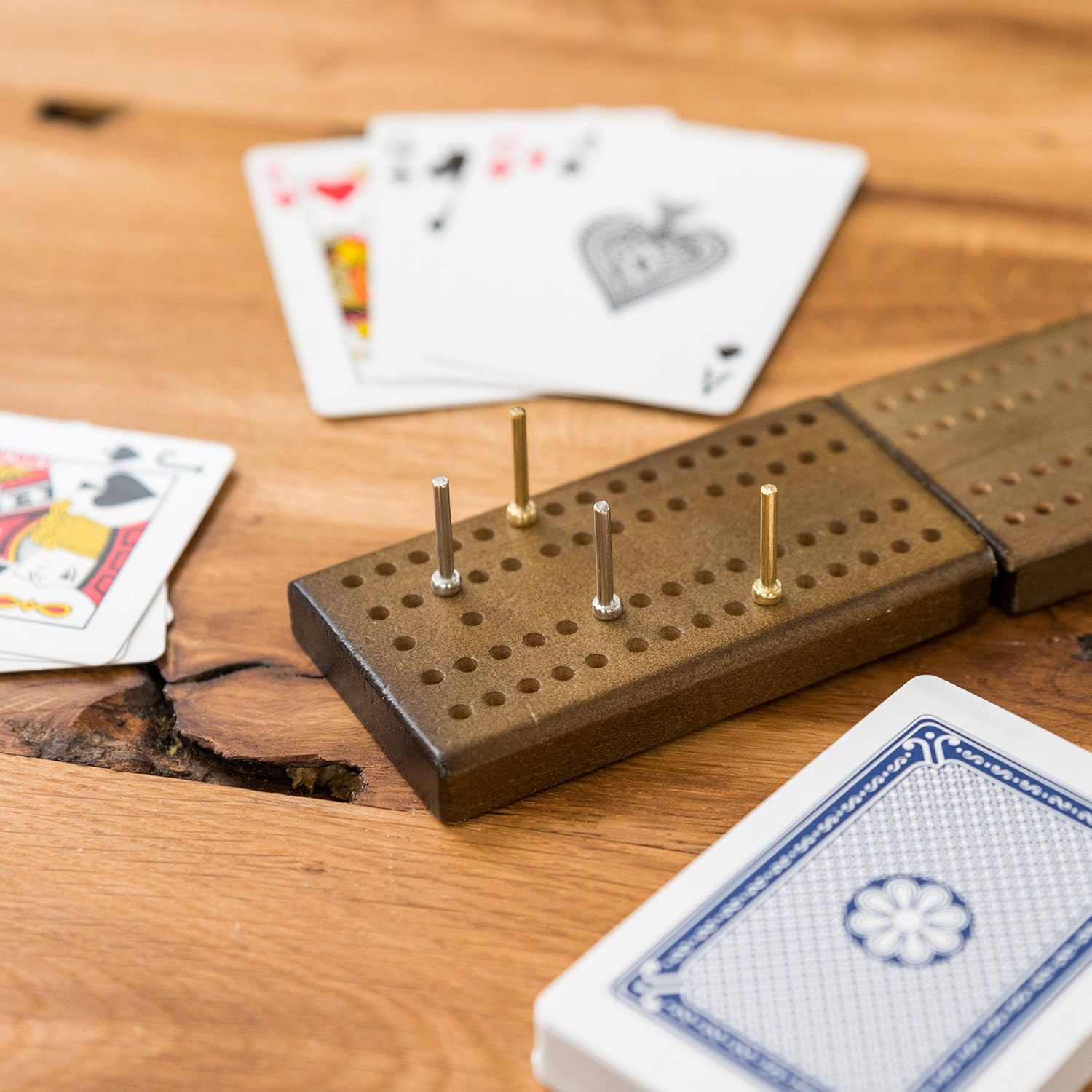 Toyrific Cribbage Board Game Set with Wooden Board, Cards & Pegs 3