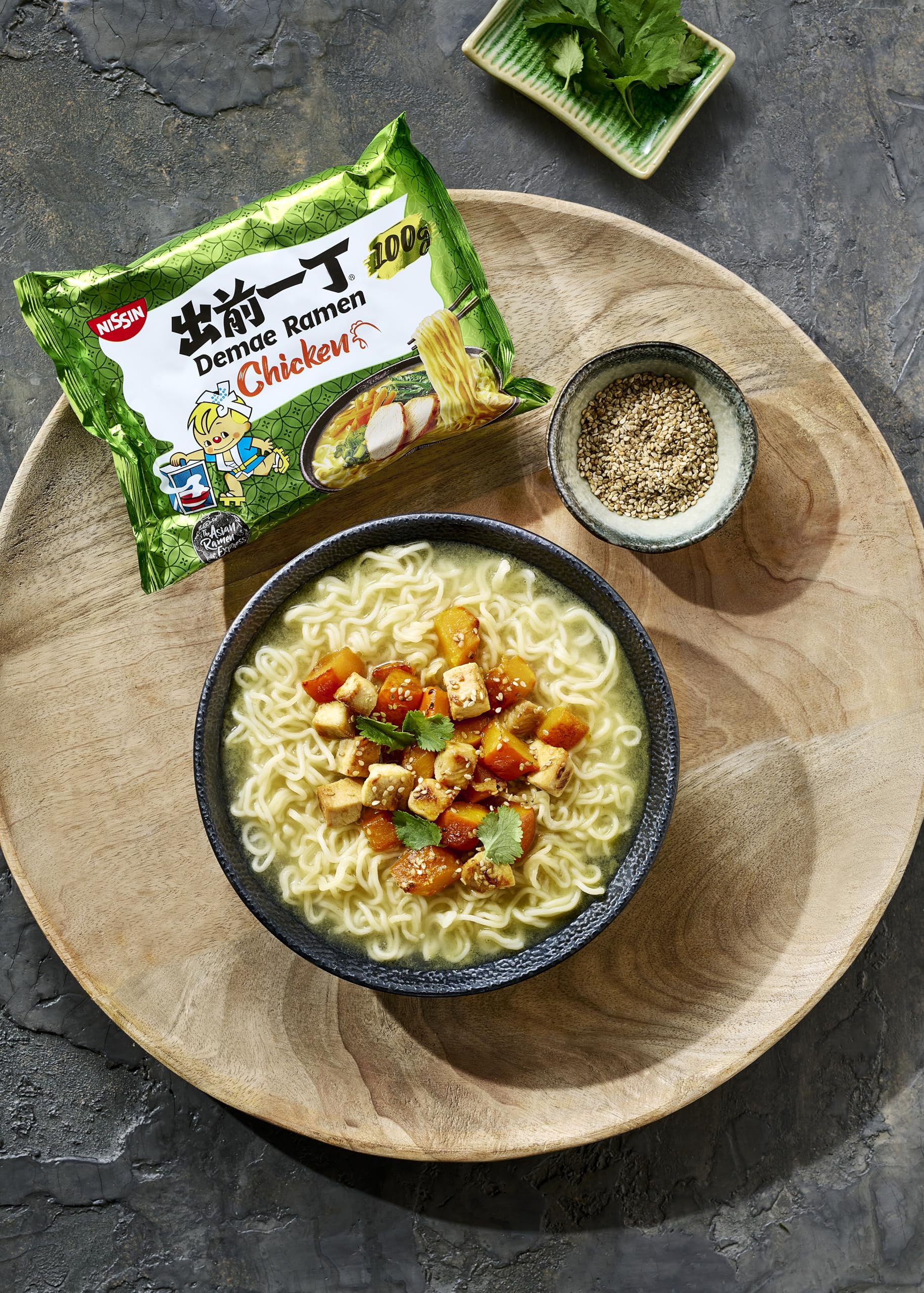 NISSIN Ramen Chicken Flavoured Instant Noodles, 100g (Pack of 10) 5