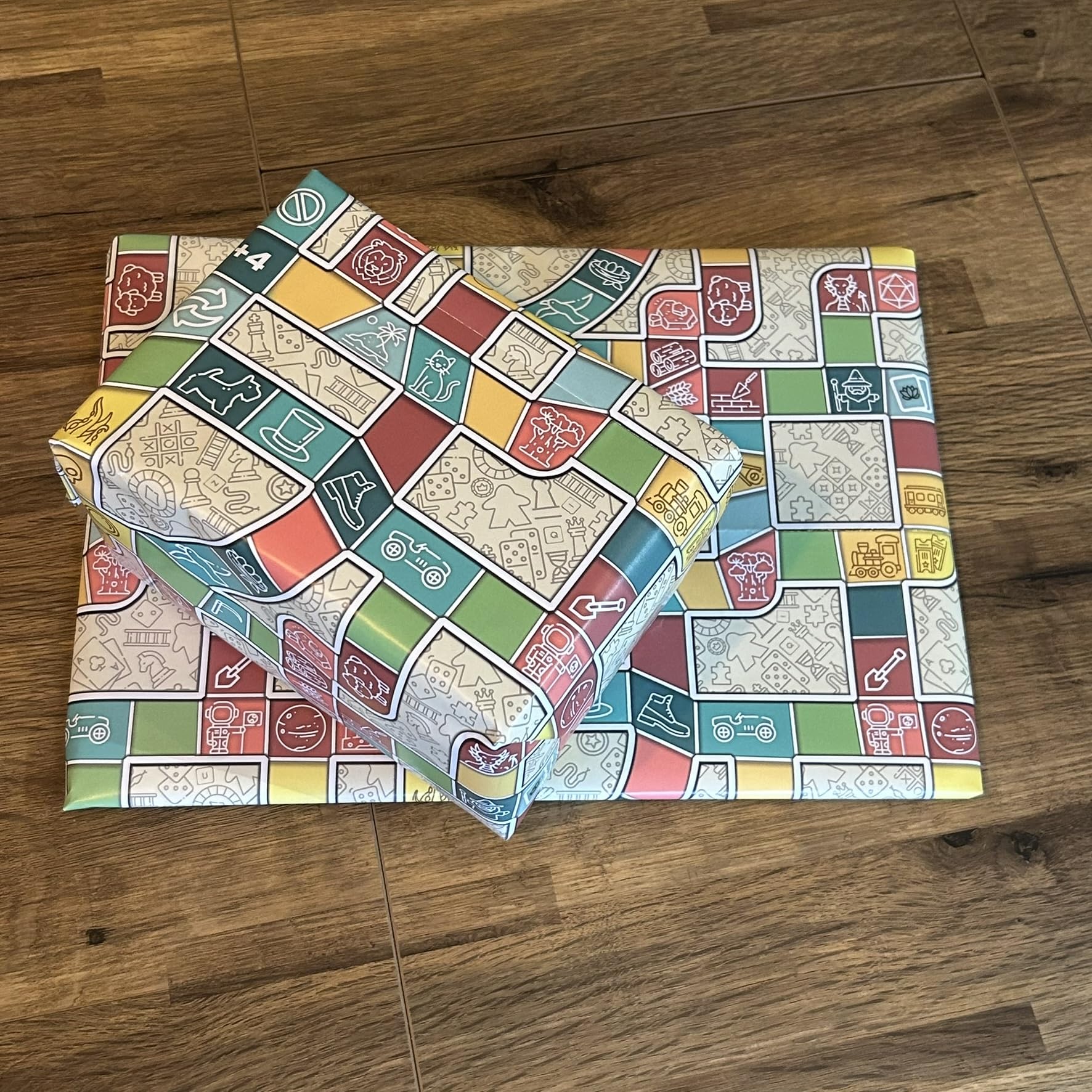 Loke Battle Mats Spot the Game Gift Wrap – Board Game-Themed Wrapping Paper (27" x 19") 6