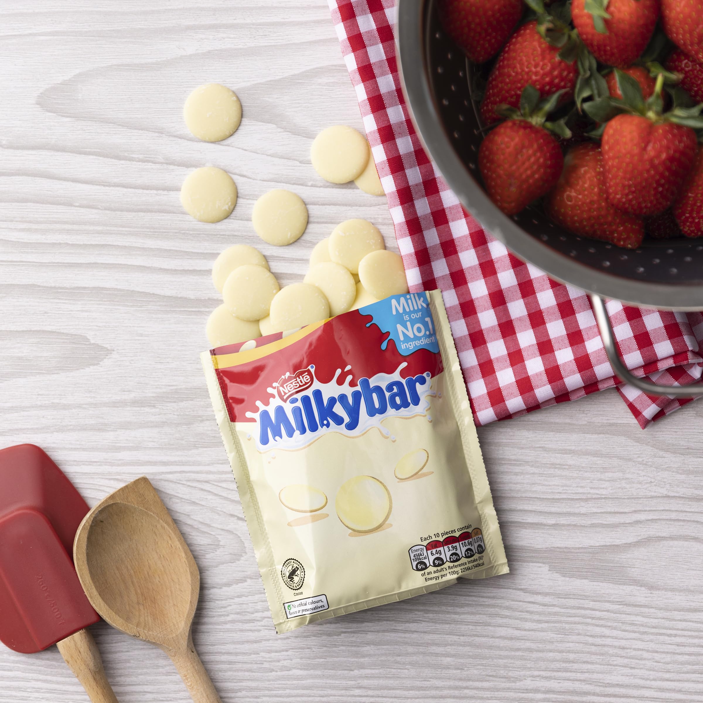 Milkybar White Chocolate Giant Buttons Sharing Pouch 94g (Pack of 11) 7