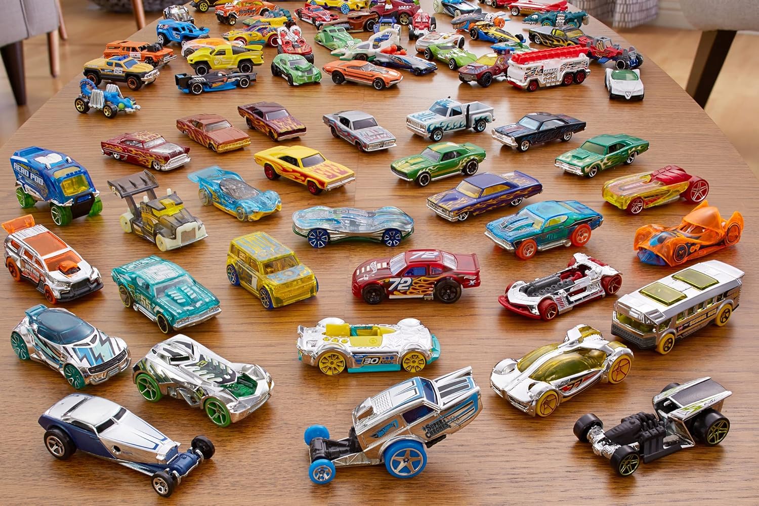 Hot Wheels 5 Car Gift Pack - 1:64 Scale Die-Cast Vehicles for Kids 3+ 13